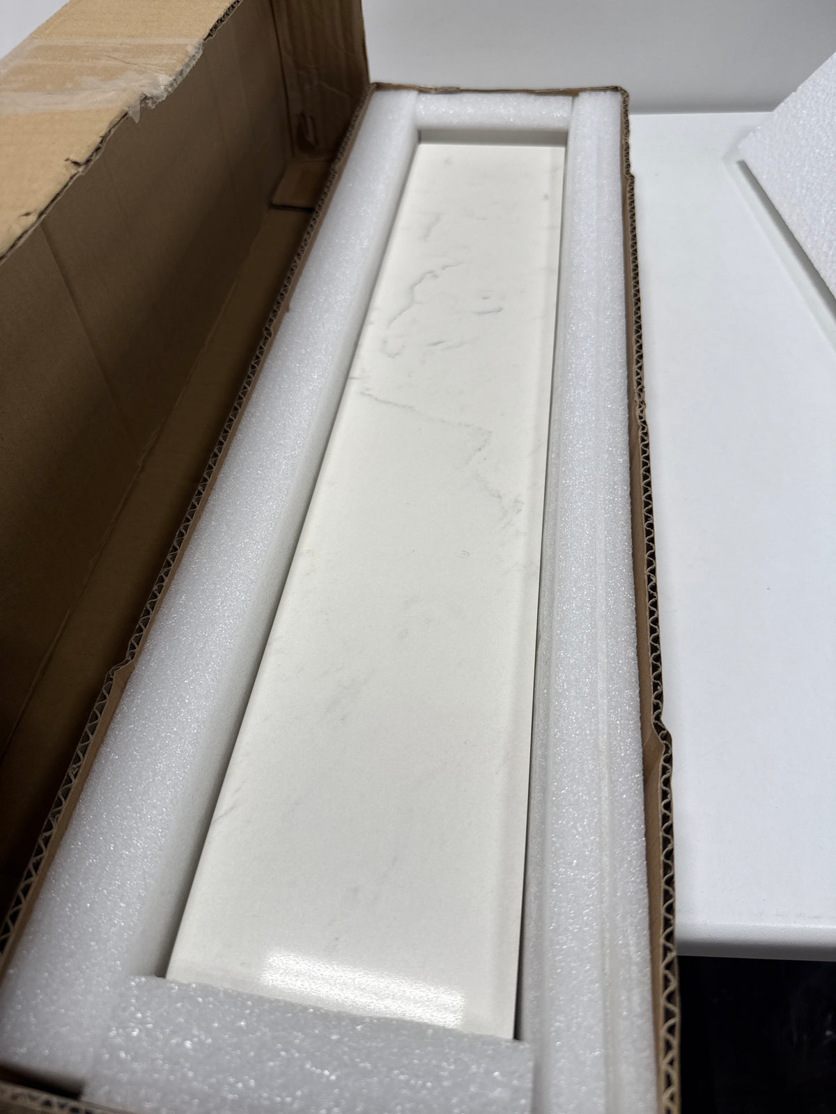 Ariel AL-WQ-SIDESPLSH 21-1/5" Quartz Vanity Side Splash Carrara White Quartz