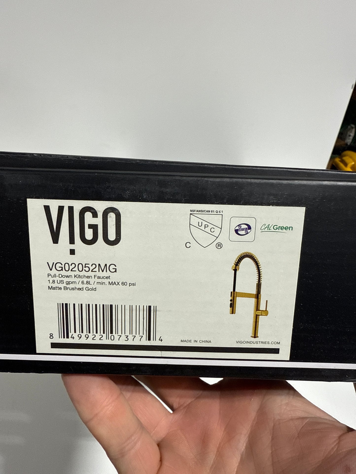 Vigo VG02052 Edison 1.8 GPM 20" H Single Handle Single Hole Pre-Rinse Pull Down Kitchen Faucet Matte Brushed Gold