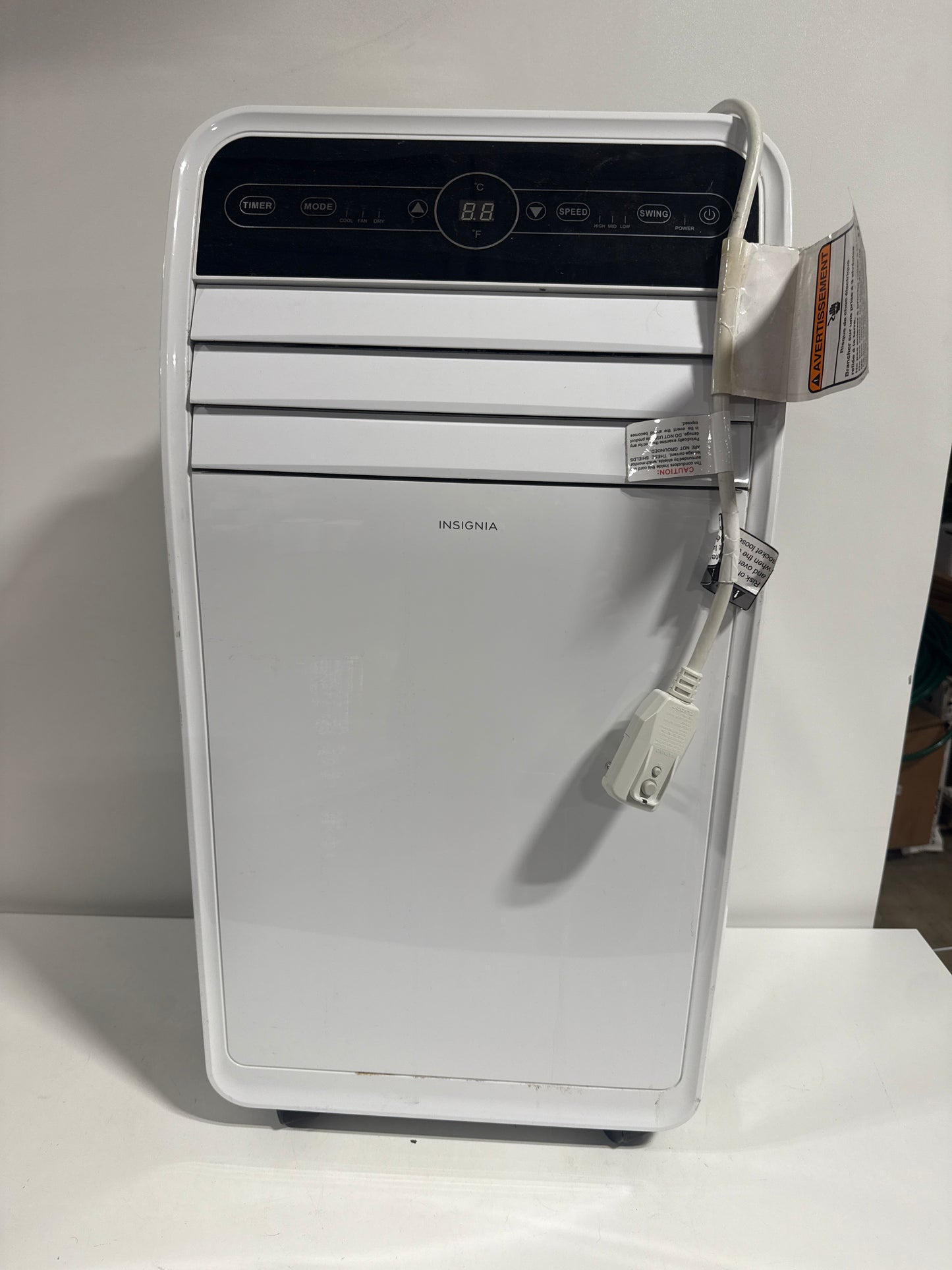 Used Insignia™ - 450 Sq. Ft. Portable Air Conditioner - White/Gray