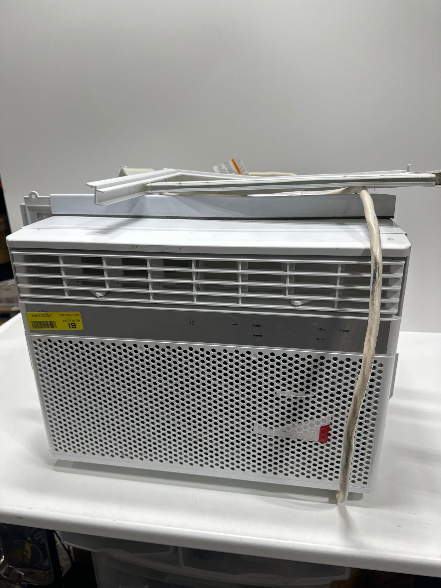Used GE - 450 Sq. Ft. 10100 BTU Smart Window Air Conditioner - White