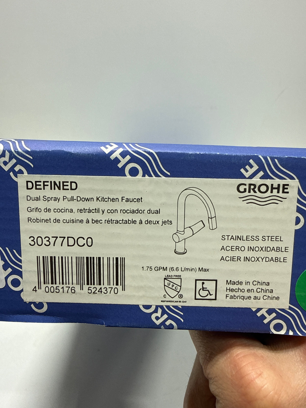 Defect Grohe 30 377 Defined 1.75 GPM Single Hole Pull Down Kitchen Faucet