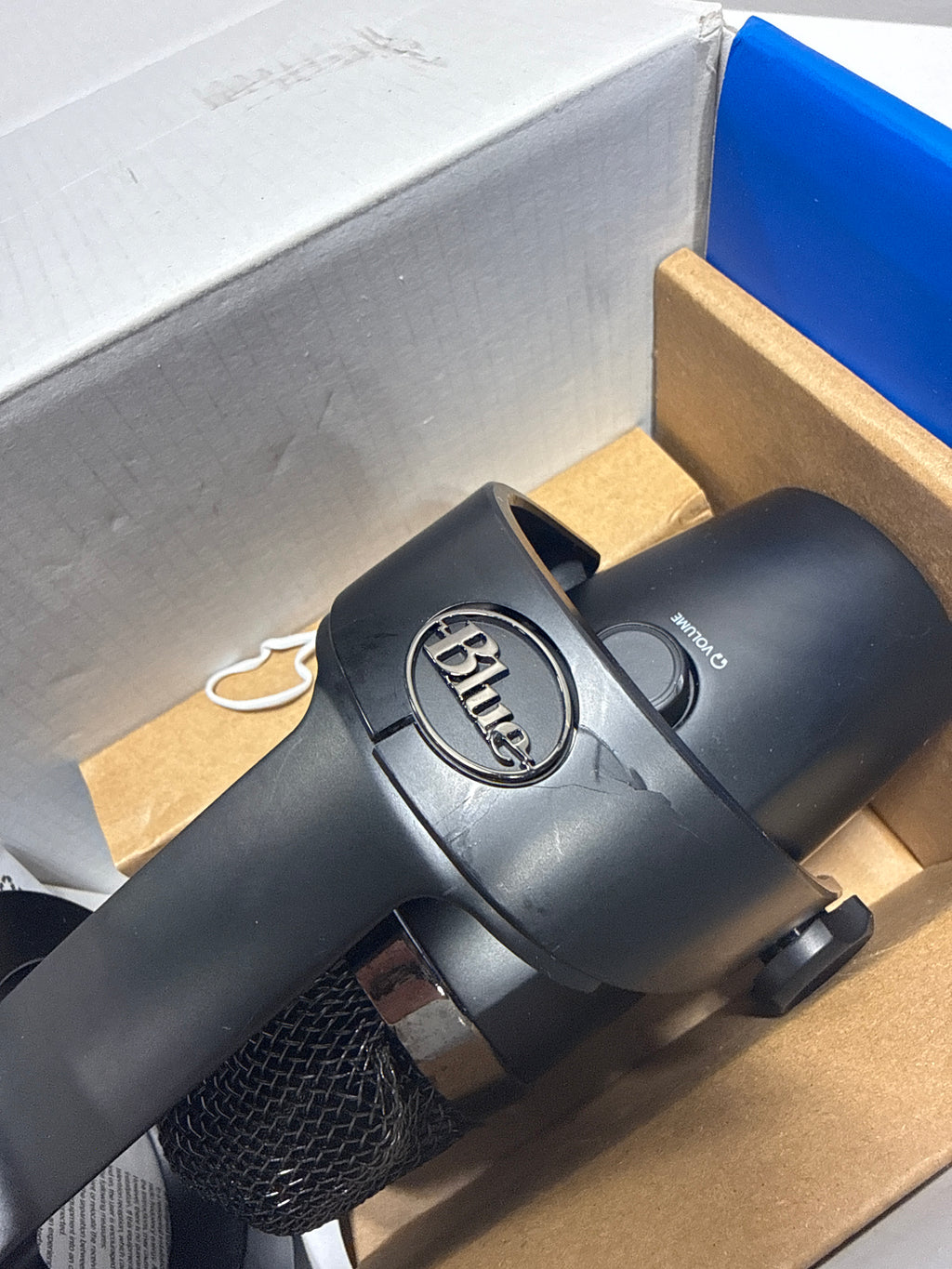 Damage Blue Yeti Nano Premium USB Mic for Recording and Streaming (Blackout)