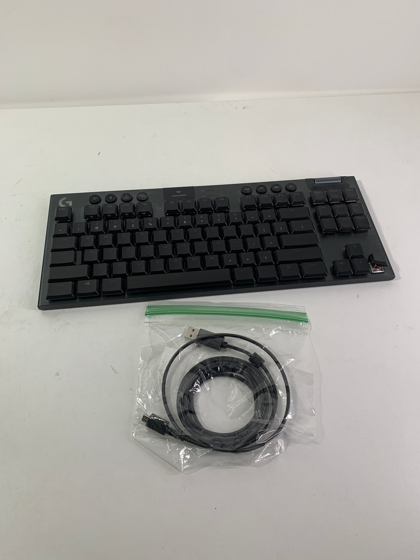 Used See Desc Logitech G915 LIGHTSPEED RGB Mechanical Gaming Keyboard, Low Profile Clicky Key Switch, LIGHTSYNC RGB, Advanced LIGHTSPEED Wireless and Bluetooth (Copy)