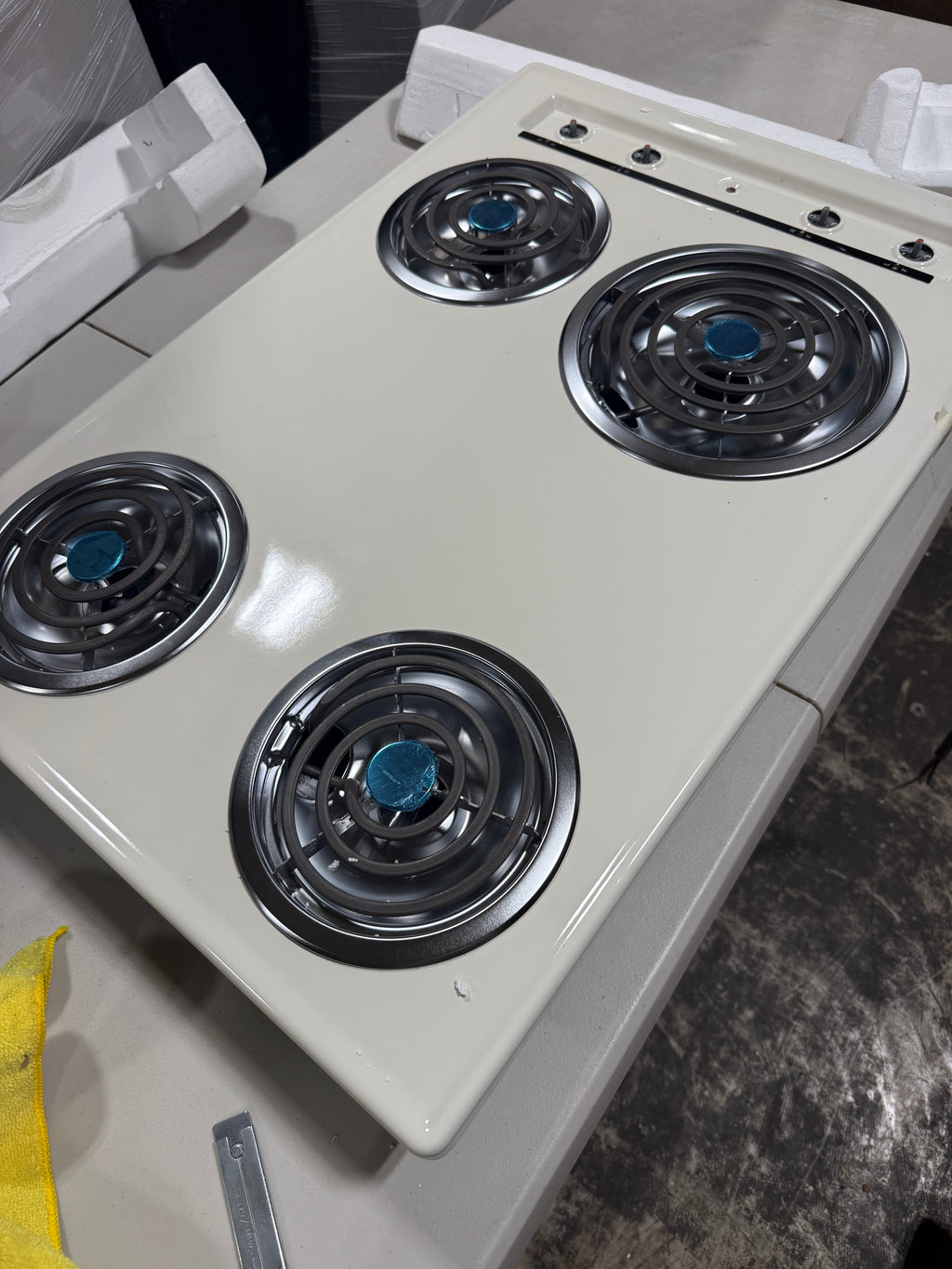 Scratch Summit 30’’ 4 Burner Electric Cooktop 230 Volt Coil Electric Cooktop Bisque- WEL05 - *Kitchen Appliances