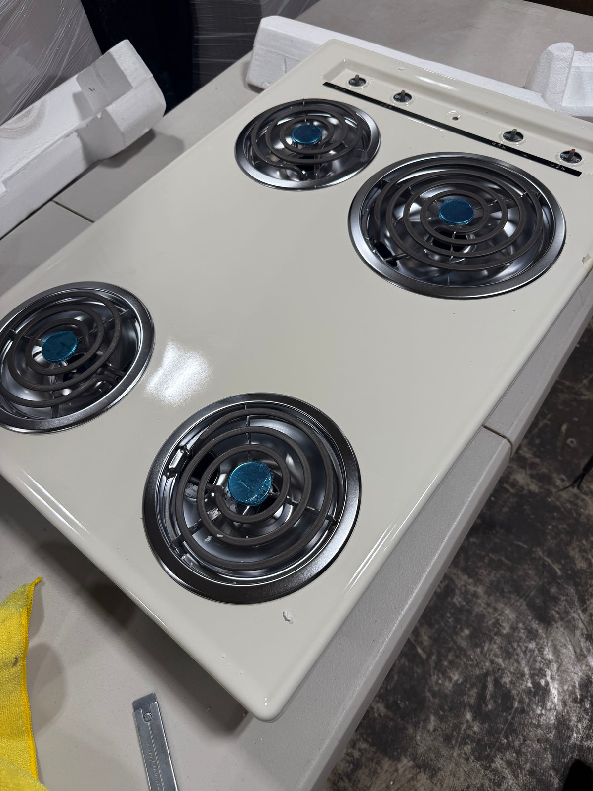 Scratch Summit 30’’ 4 Burner Electric Cooktop 230 Volt Coil Electric Cooktop Bisque- WEL05 - *Kitchen Appliances