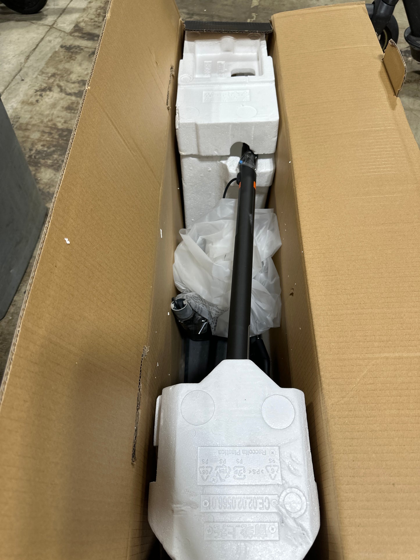 Segway - Ninebot F2 Electric Scooter w/25 mi Max Operating Range & 18 mph Max Speed - Black