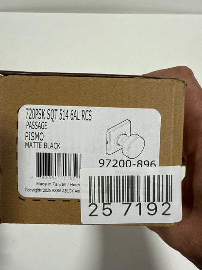 Pismo Square Hall/Closet Knob in Matte Black