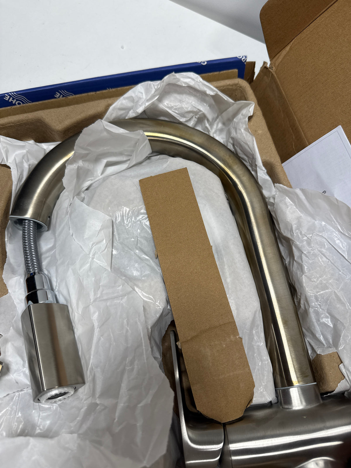 Defect Grohe 30 377 Defined 1.75 GPM Single Hole Pull Down Kitchen Faucet