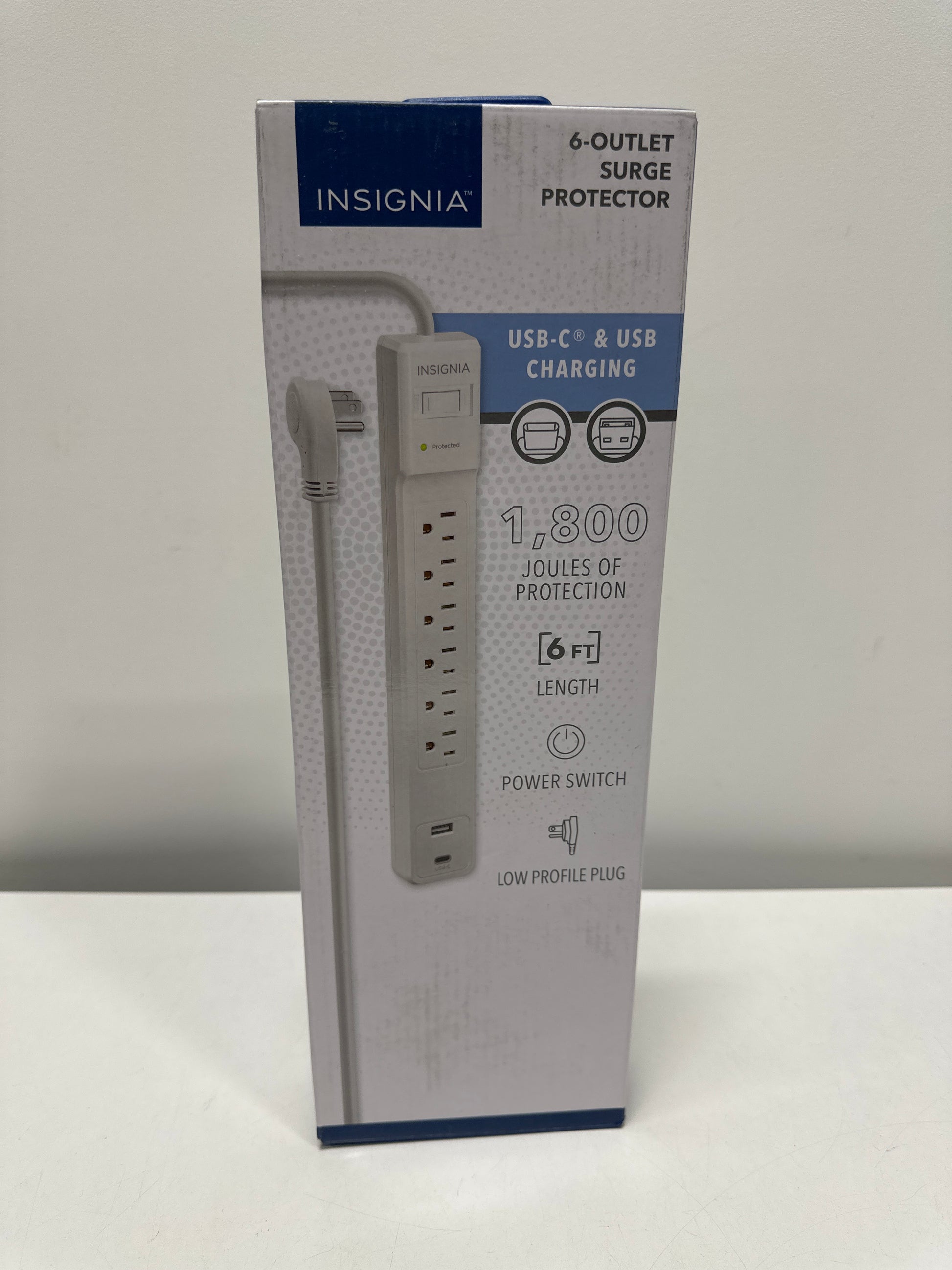 Insignia™ - 6-Outlet / 1-USB-C / 1-USB 1,800 Joules Surge Protector Strip with 6 ft. Power Cord - White - *Lighting &