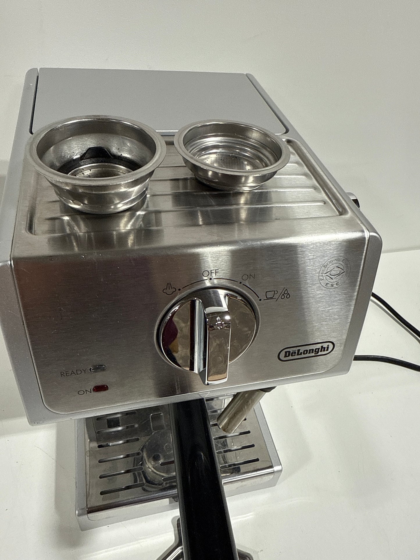 Used De'Longhi 15 Bar Pump Espresso Machine - ECP3630