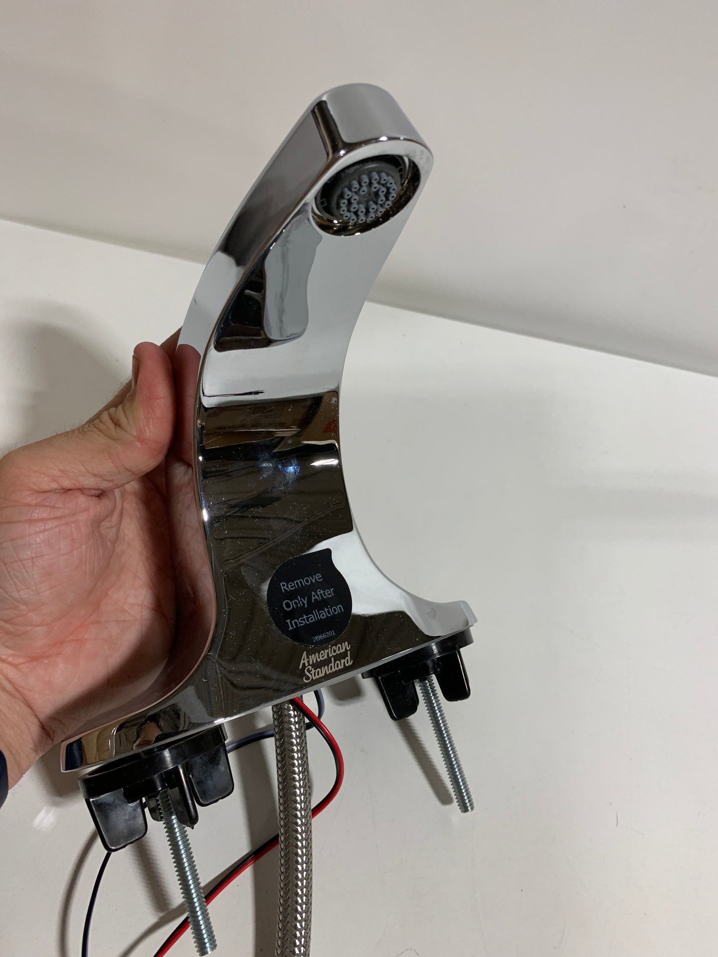 See Desc American Standard 605B215 Innsbrook Selectronic 0.5 GPM Touchless Faucet Polished Chrome