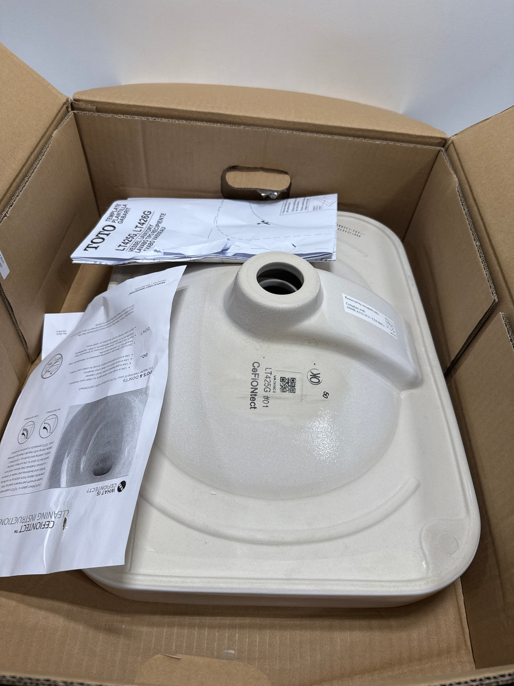TOTO LT425G Arvina 19-11/16" Vitreous China Vessel Bathroom Sink Cotton Sinks Bathroom Sinks Sinks
