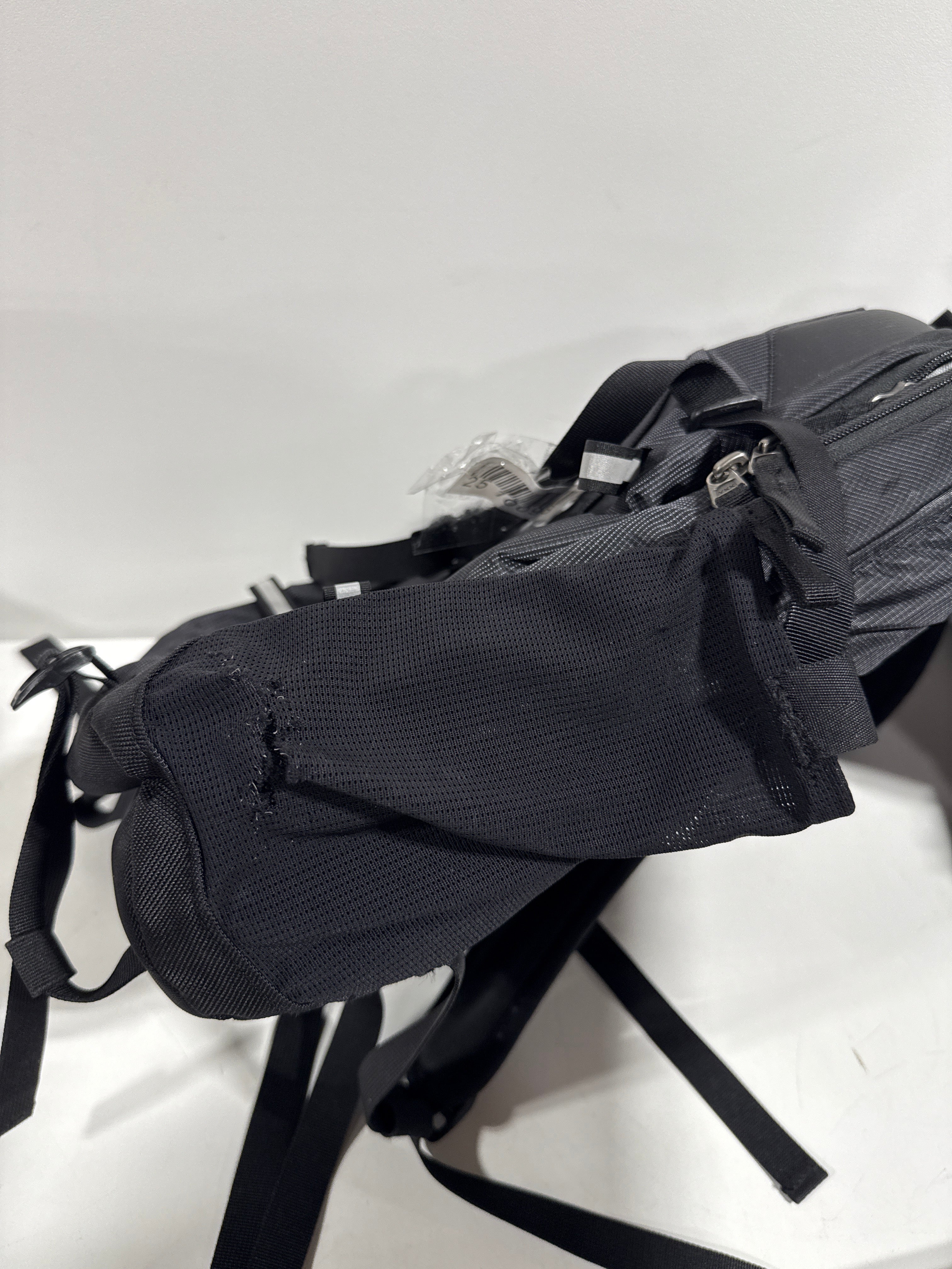 Used See Desc Thule - EnRoute 27L Escort 2 Backpack for 15.6’’ Laptop W/ 10.1’’ Padded Tablet Sleeve, - *Computers &