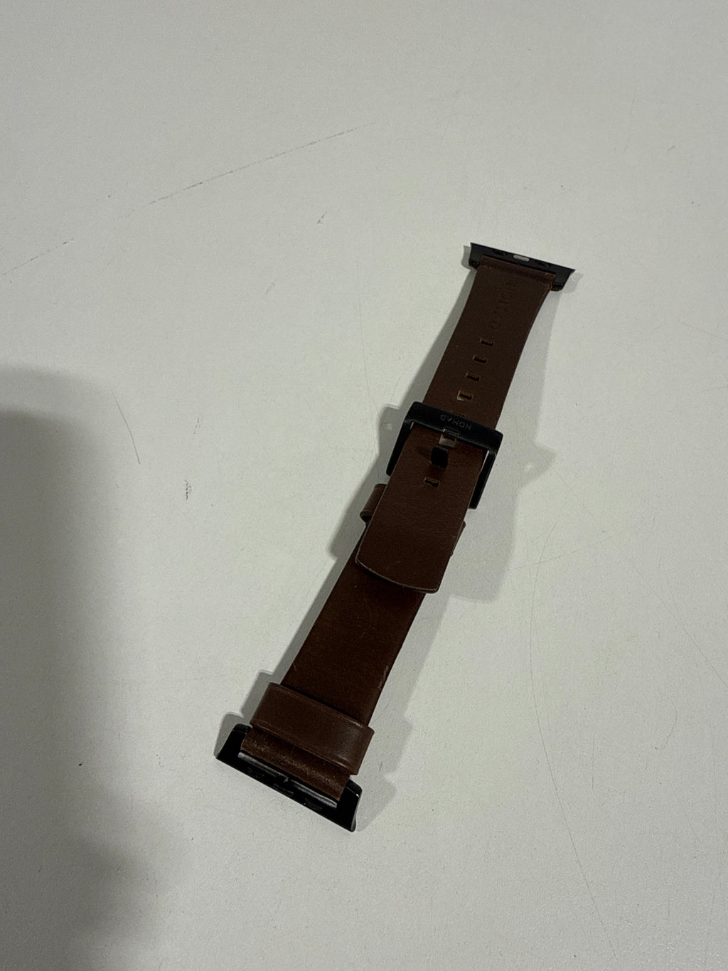 Nomad - Modern Leather Watch Strap for Apple Watch 42mm and 44mm - Brown with black lugs - *Headphones & Tech