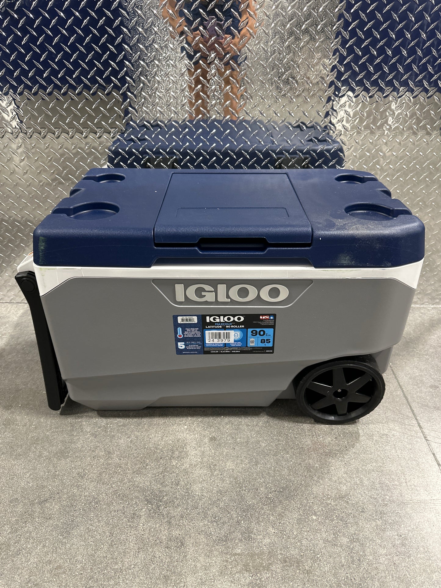 Igloo 90-quart Maxcold Flip and Tow Cooler