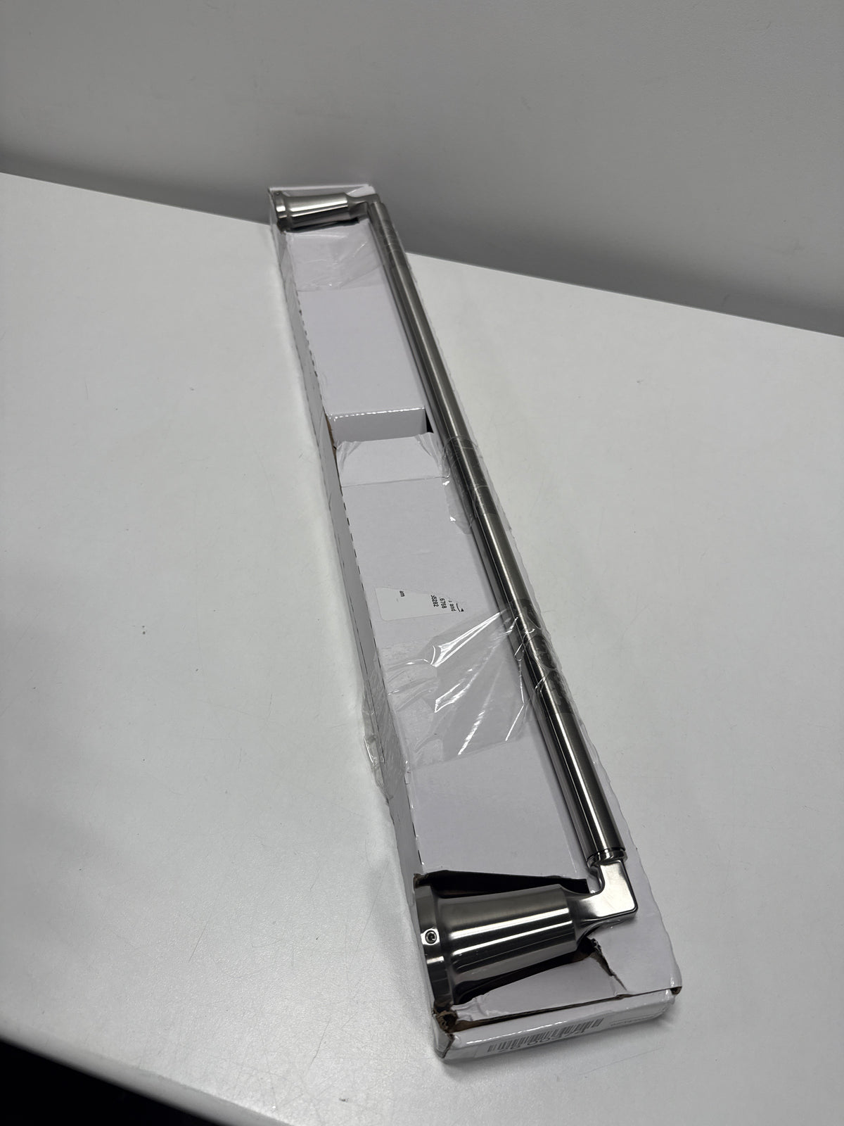 Delta 74824 Bowery 24 Towel Bar - Brilliance Stainless