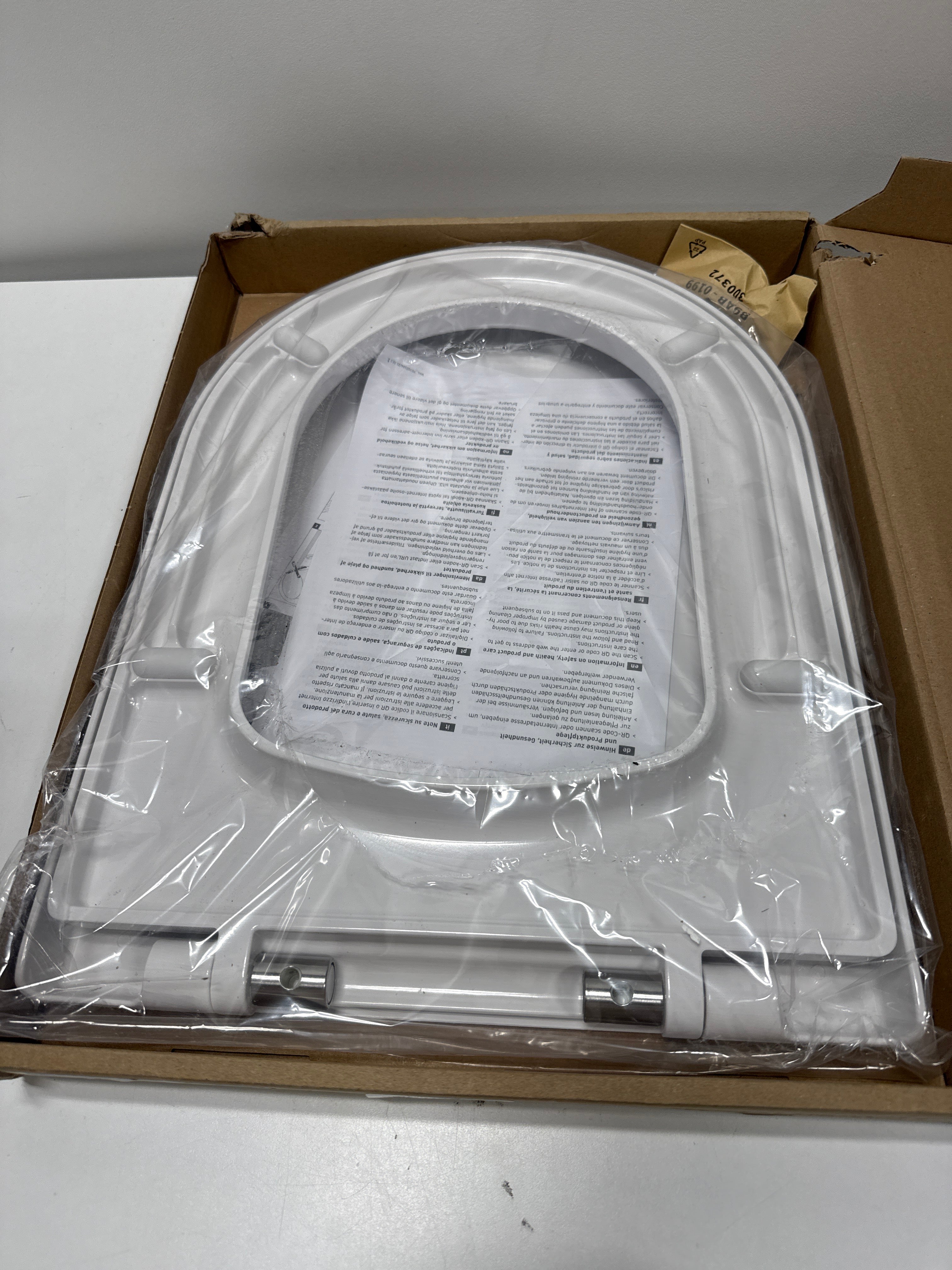 Duravit ME by Starck Elongated Toilet Seat White High Gloss, Slow Closing, Stainless Steel Hinges