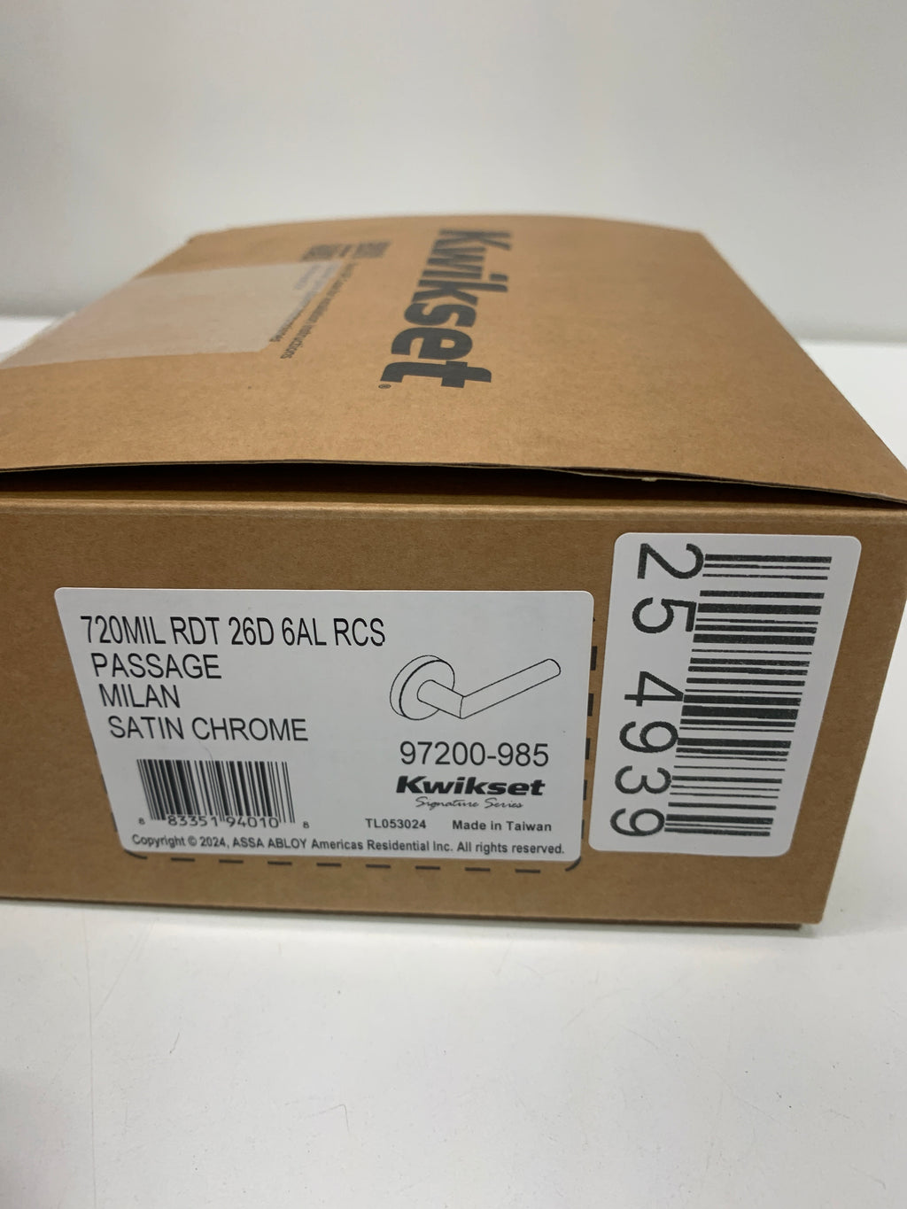 Kwikset 720MILRDT Milan Passage Door Lever Set with Round Rose - Satin Chrome