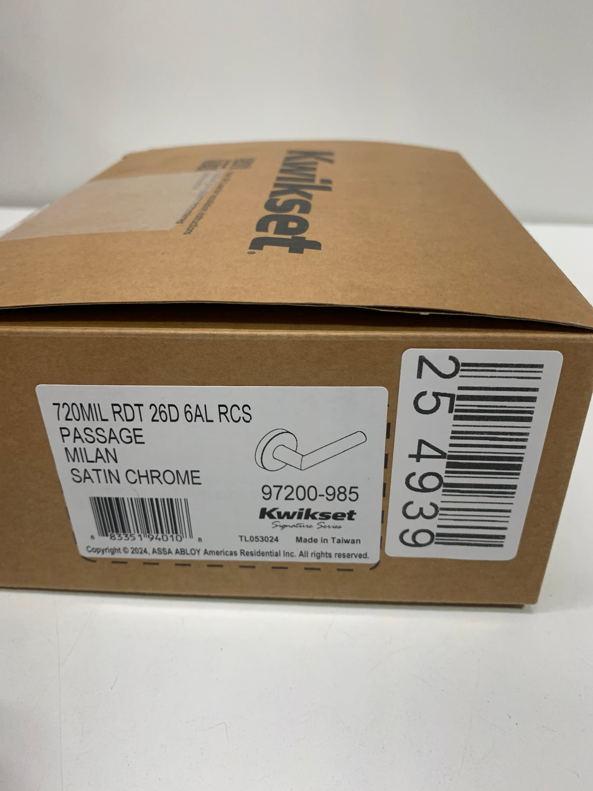 Kwikset 720MILRDT Milan Passage Door Lever Set with Round Rose - Satin Chrome