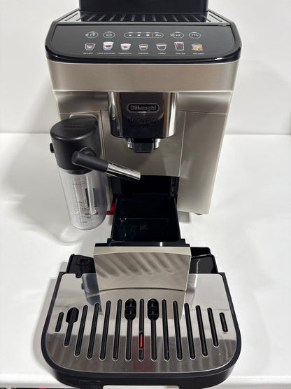 Scratch & Dent De'Longhi - Magnifica Evo Espresso Machine with Automatic Milk Frother for Hot and Iced Lattes, Coffee and More - Silver