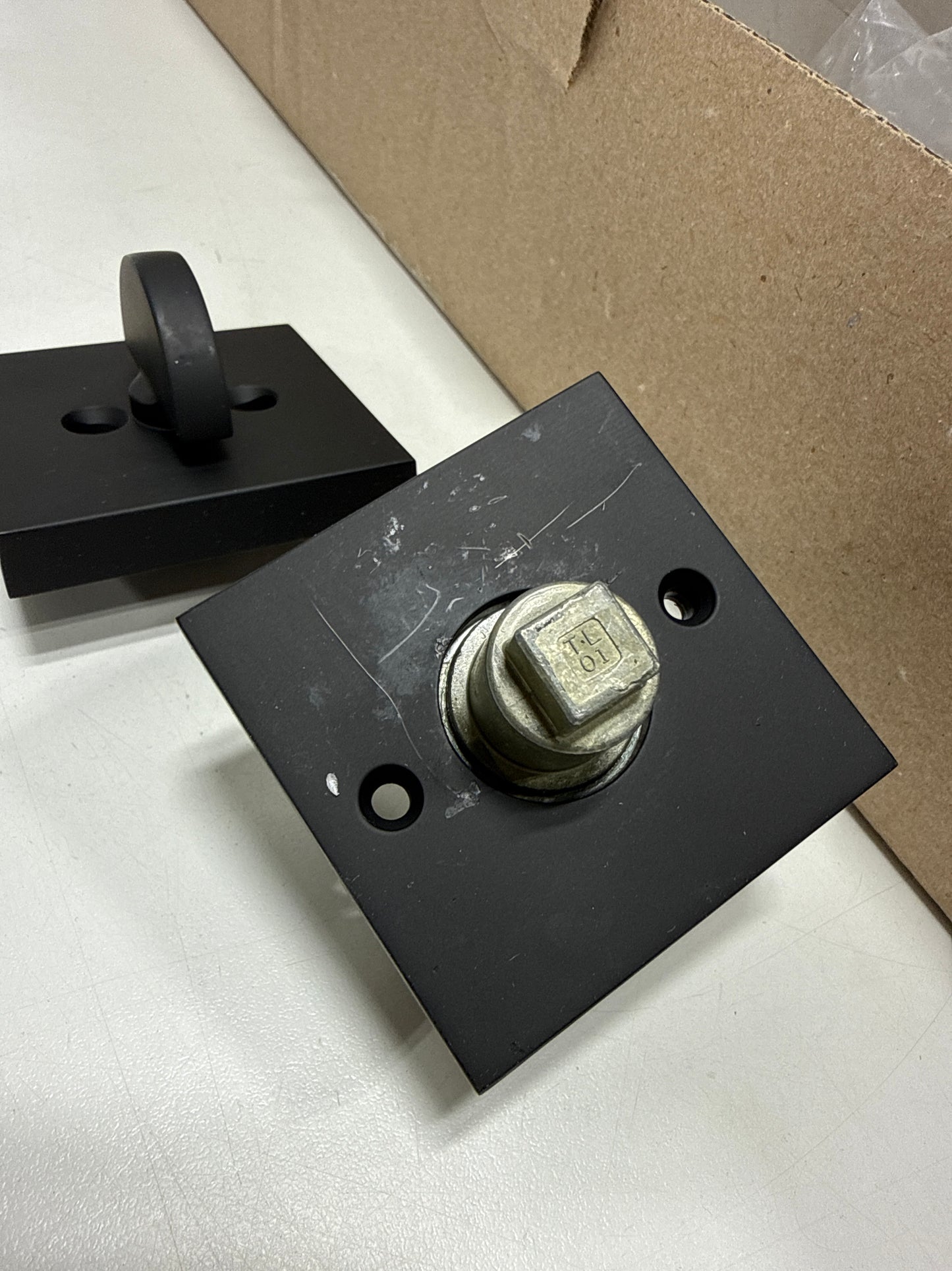 Scratch Baldwin SC.LAJxCON.CSR.SMT La Jolla SmartKey Single Cylinder Keyed Entry Handleset with Modern Knob and Modern Square Interior Trim from the Reserve