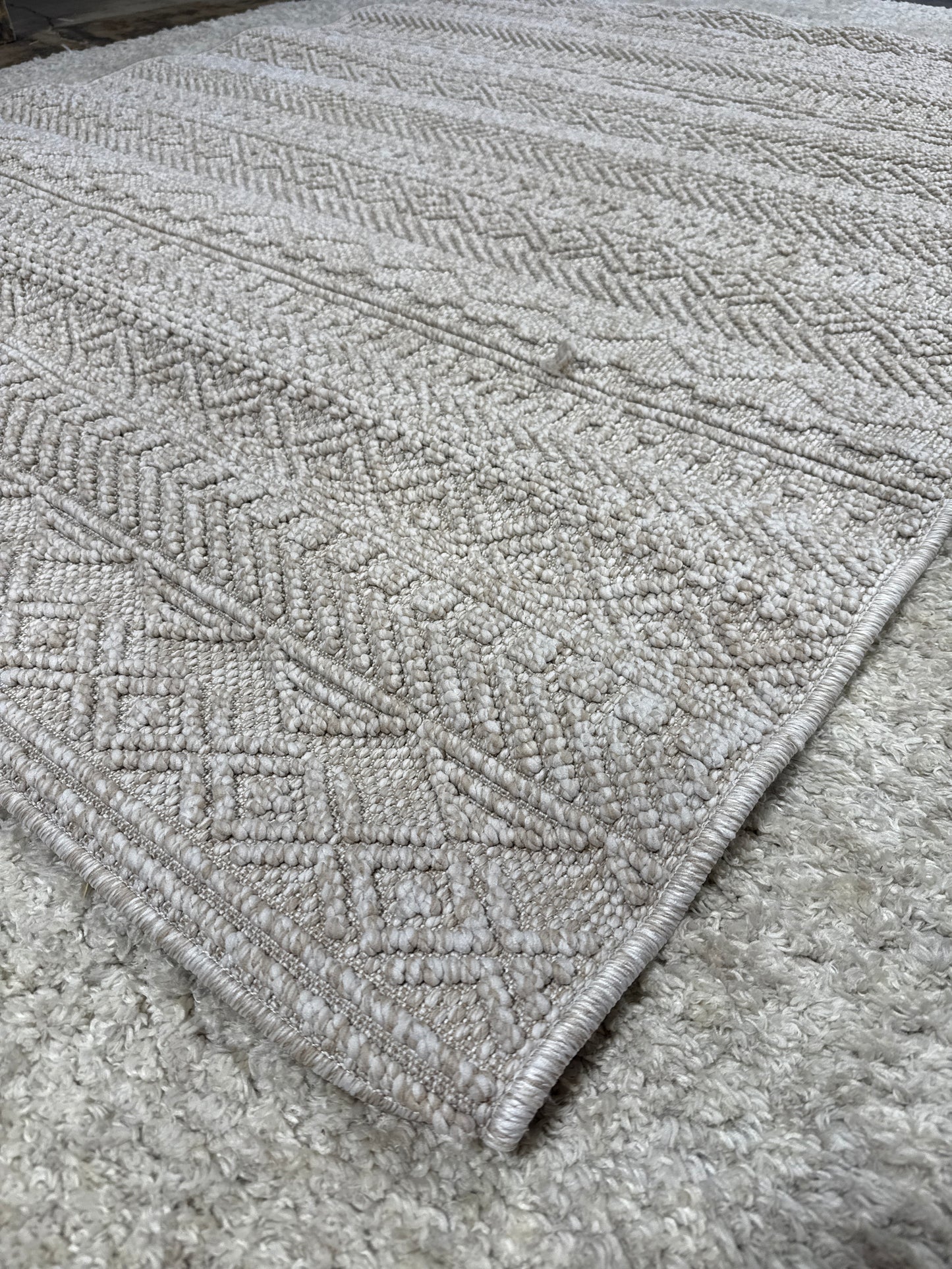 See Desc Regent Area Rug Collection, Celaya 5 ft. 3 in. x 7 ft.