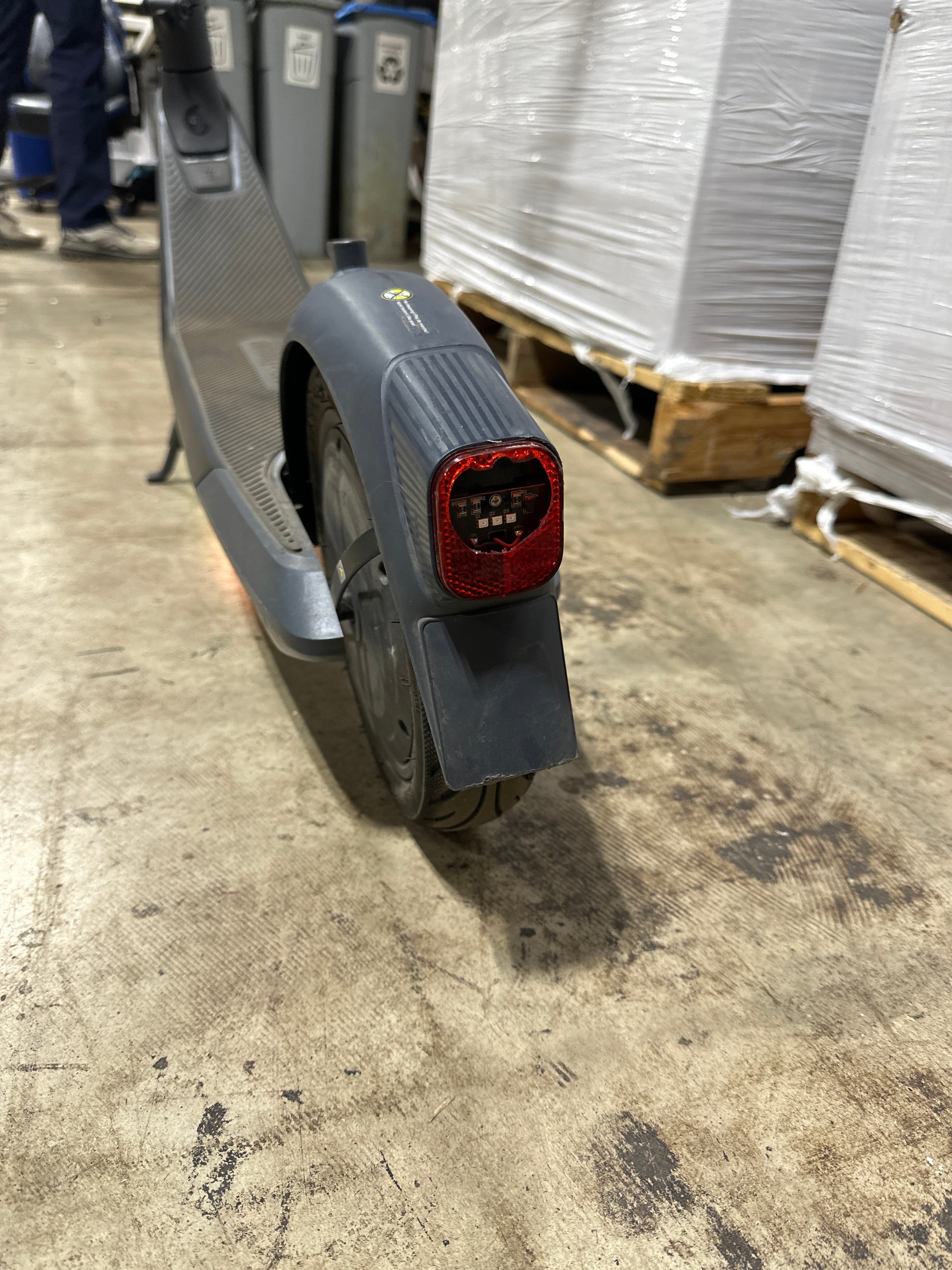 For Parts Segway - E2 Pro Electric Scooter w/21.7 miles Max Operating Range - *Electronic Transportation