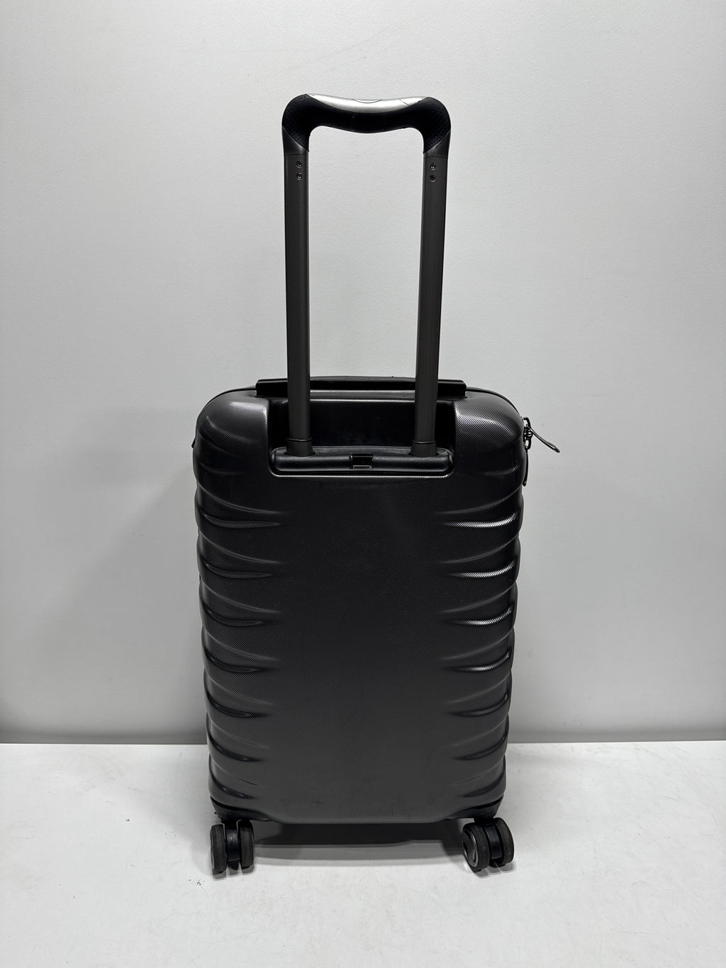 Used Ricardo 3 piece Hardside Spinner Set - *Luggage & Travel