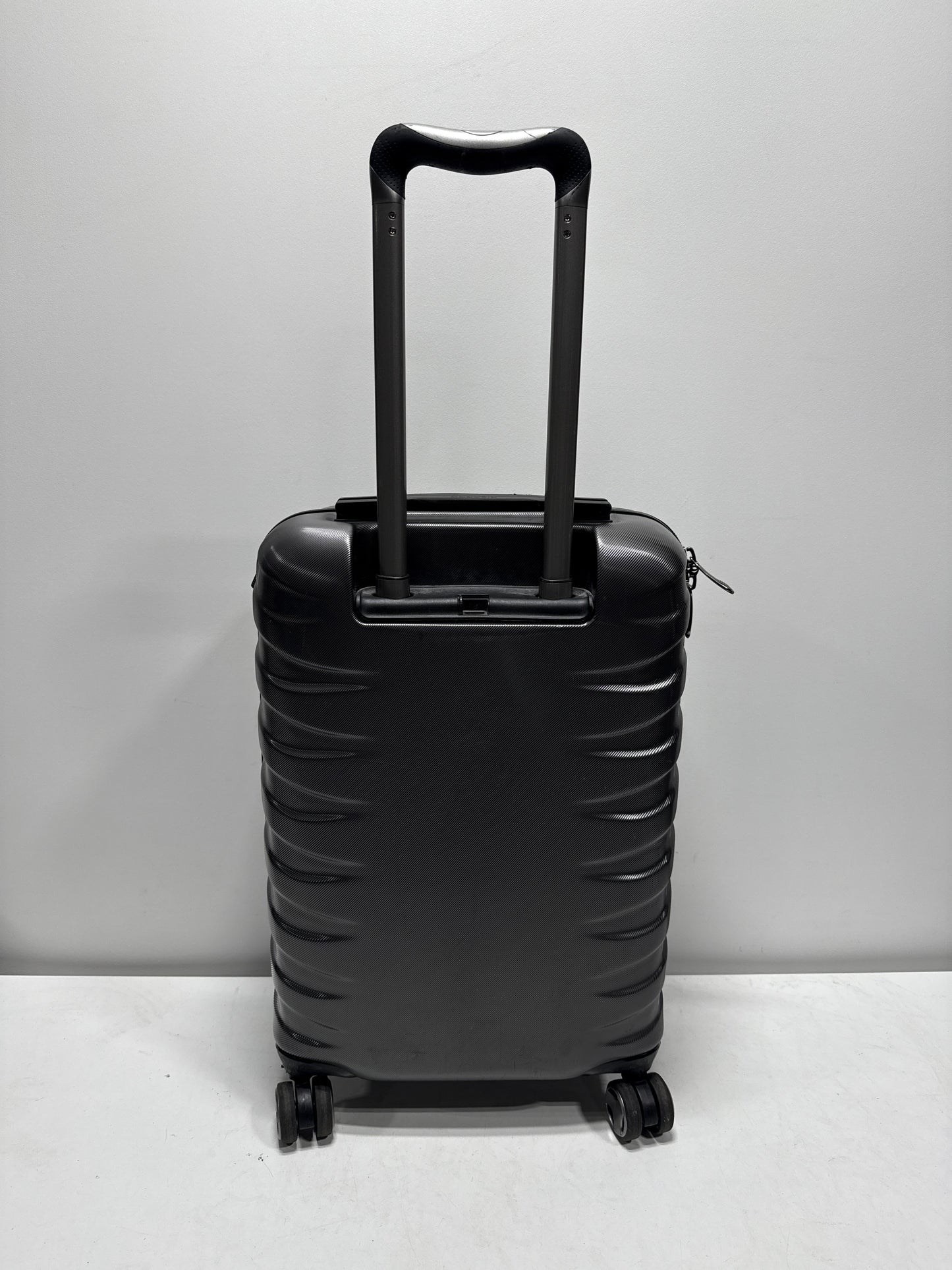 Used Ricardo 3 piece Hardside Spinner Set