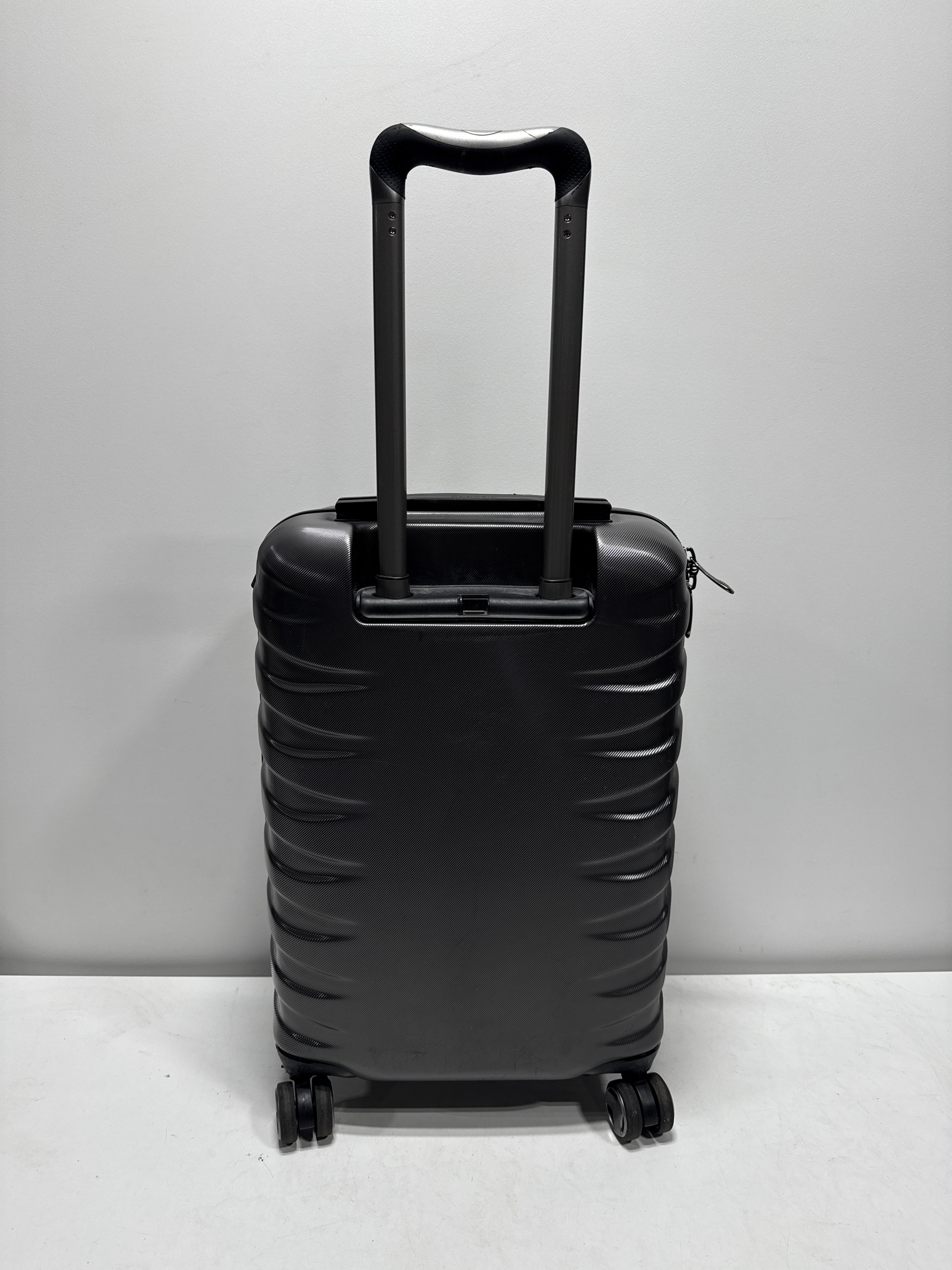 Used Ricardo 3 piece Hardside Spinner Set - *Luggage & Travel