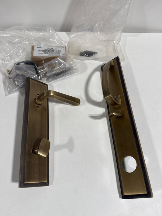 Scratch Signature Hardware 479101 Aurick Right Handed Solid Brass Keyed Entry Door Lever Set with 2-3/8" Backset - Antique Brass