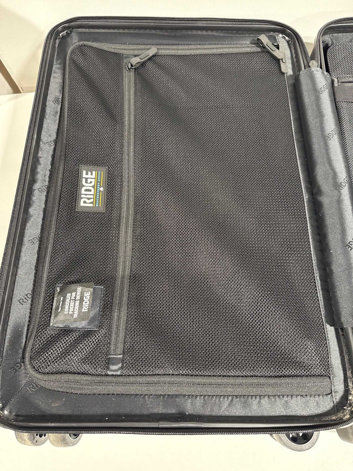 Used The Ridge Wallet - Carry-on - Royal Black