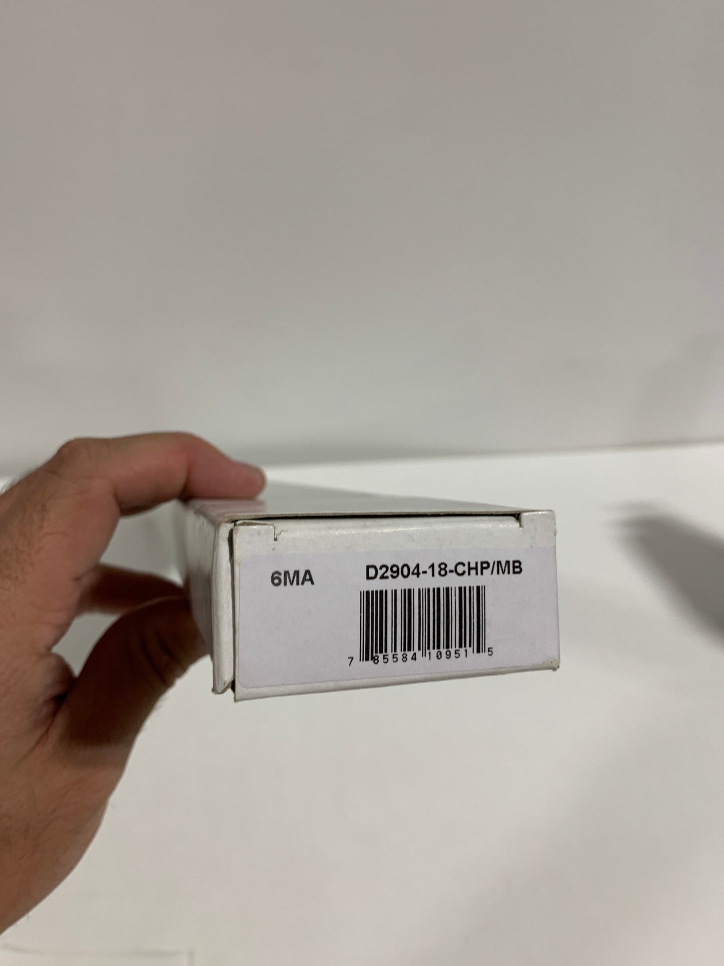 Alno ALTA-MODA-D2904-RIBBED-APPLC-18 Alta Moda 18" Center to Center Modern Ribbed