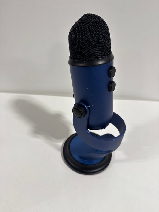 Used Blue Microphones - Blue Yeti Professional Multi-Pattern USB Condenser Microphone - Midnight Blue