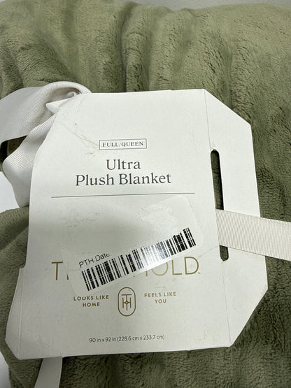 Full/Queen Ultra Plush Blanket Green- Threshold