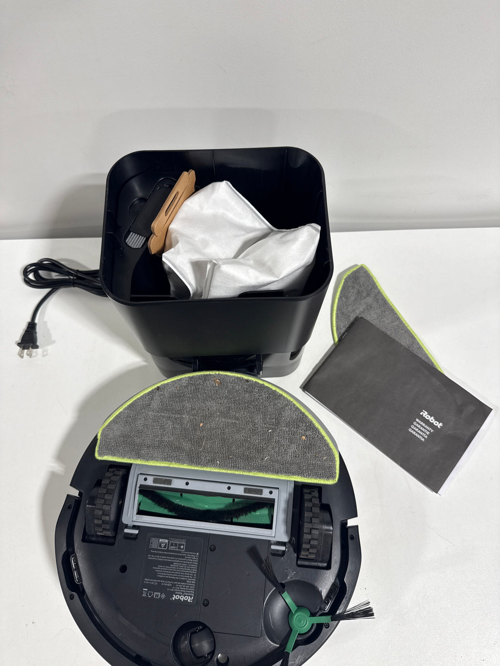 Used IRobot - Roomba 105 Combo Vacuum & Mop + AutoEmpty Dock - *Vacuums & Carpet Cleaners