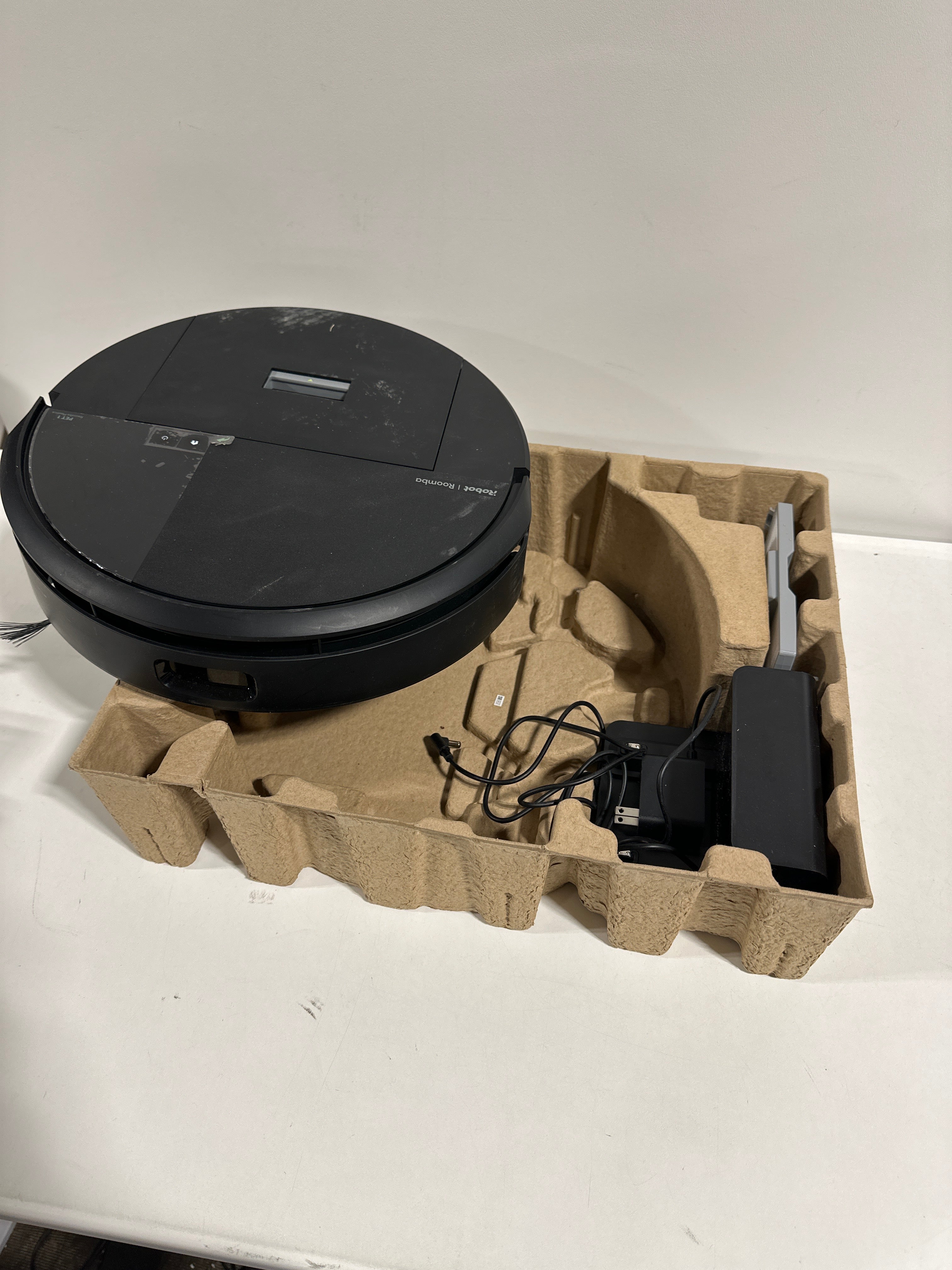 Used IRobot - Roomba 205 DustCompactor Vacuum - *Vacuums & Carpet Cleaners