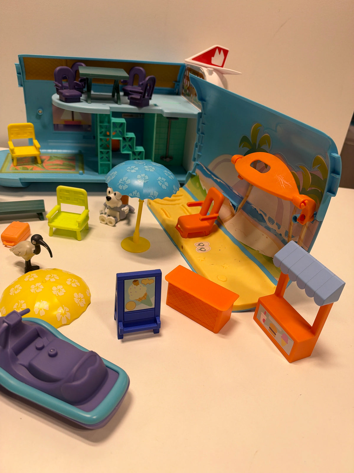 Bluey 3 in 1 Transforming Plane Mega Playset