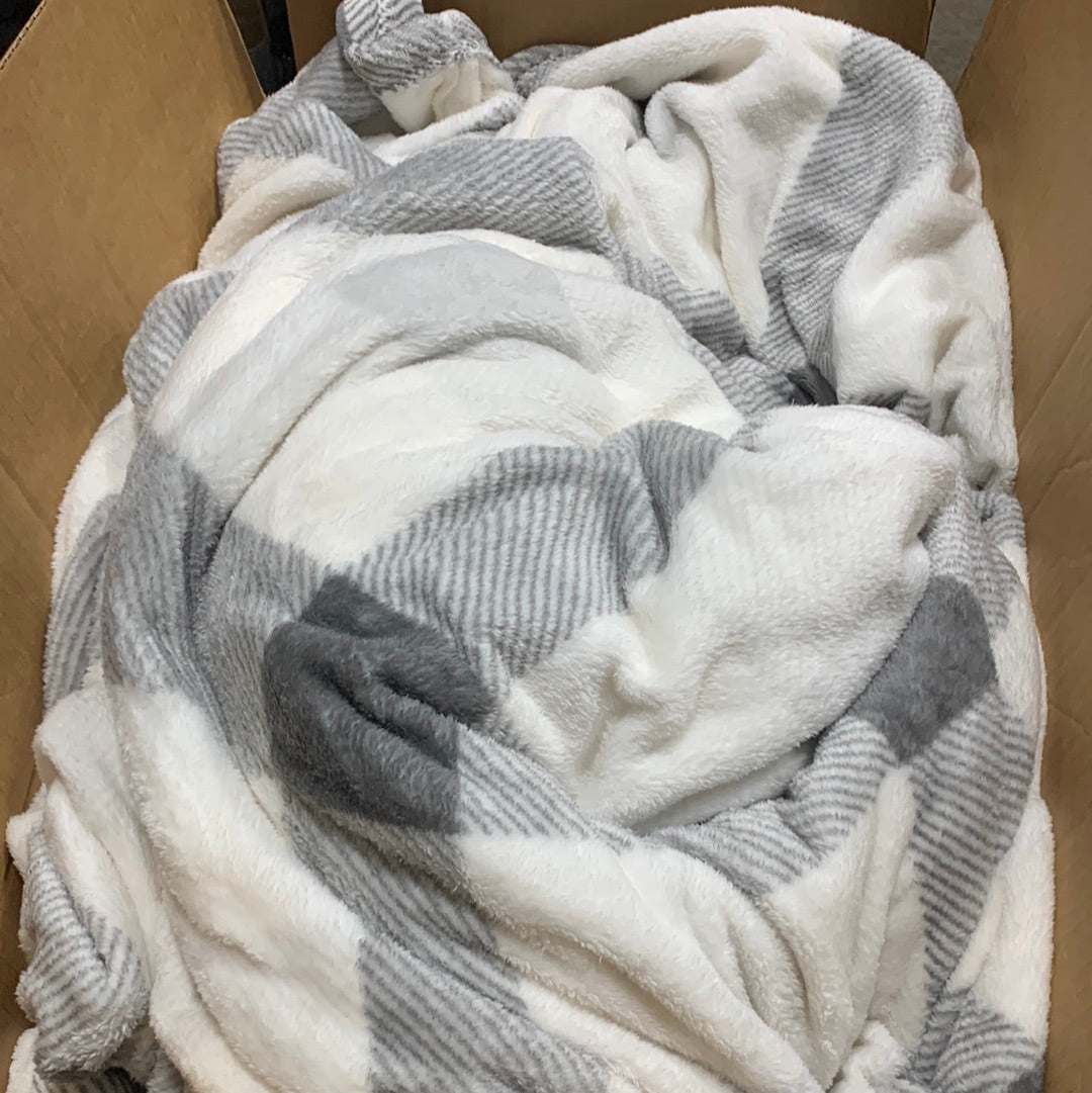 Jumbo Family Grey Plaid Blanket - Threshold 10' x 10'