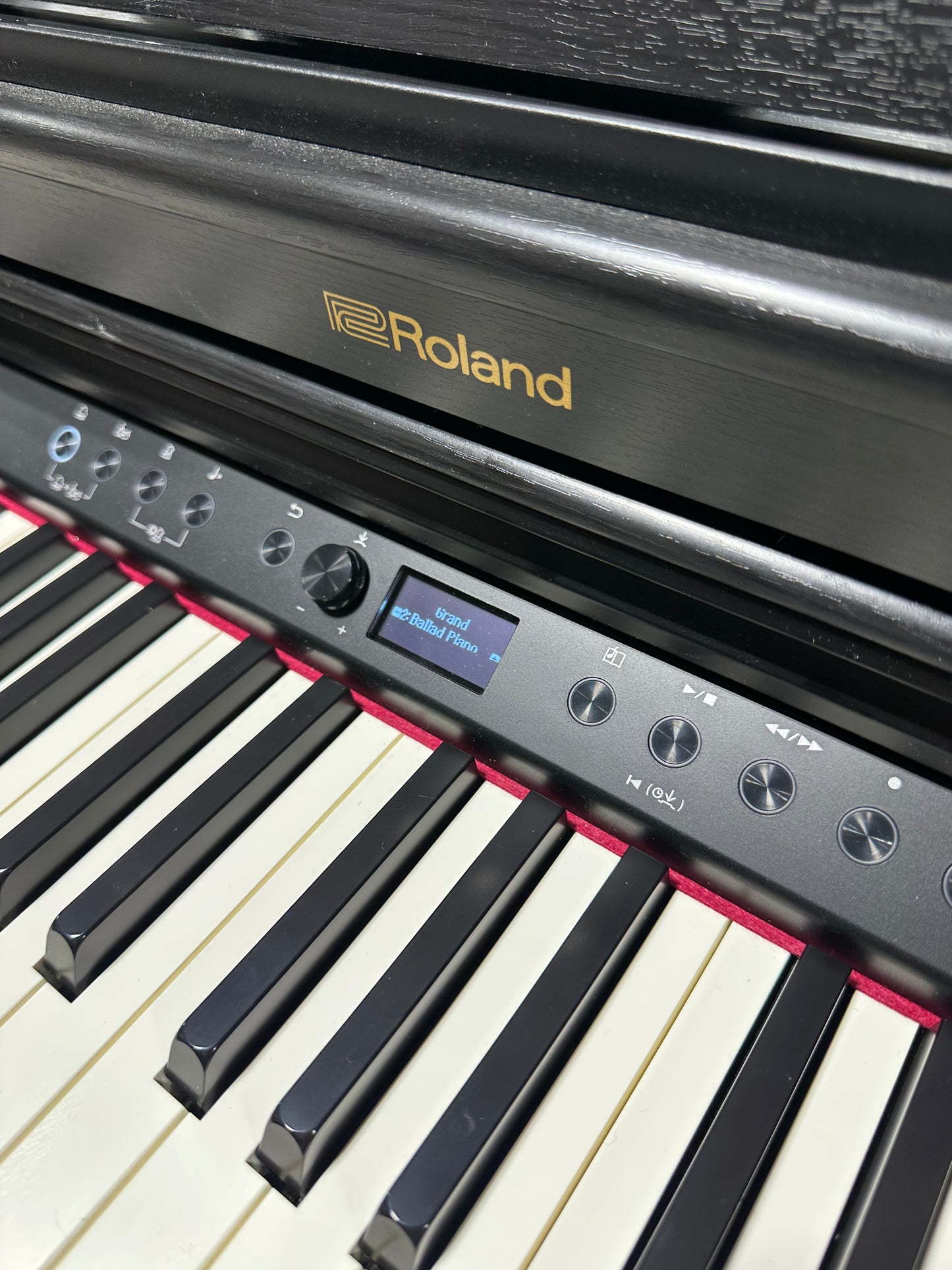 Used Roland RP750 Digital Piano Bundle
