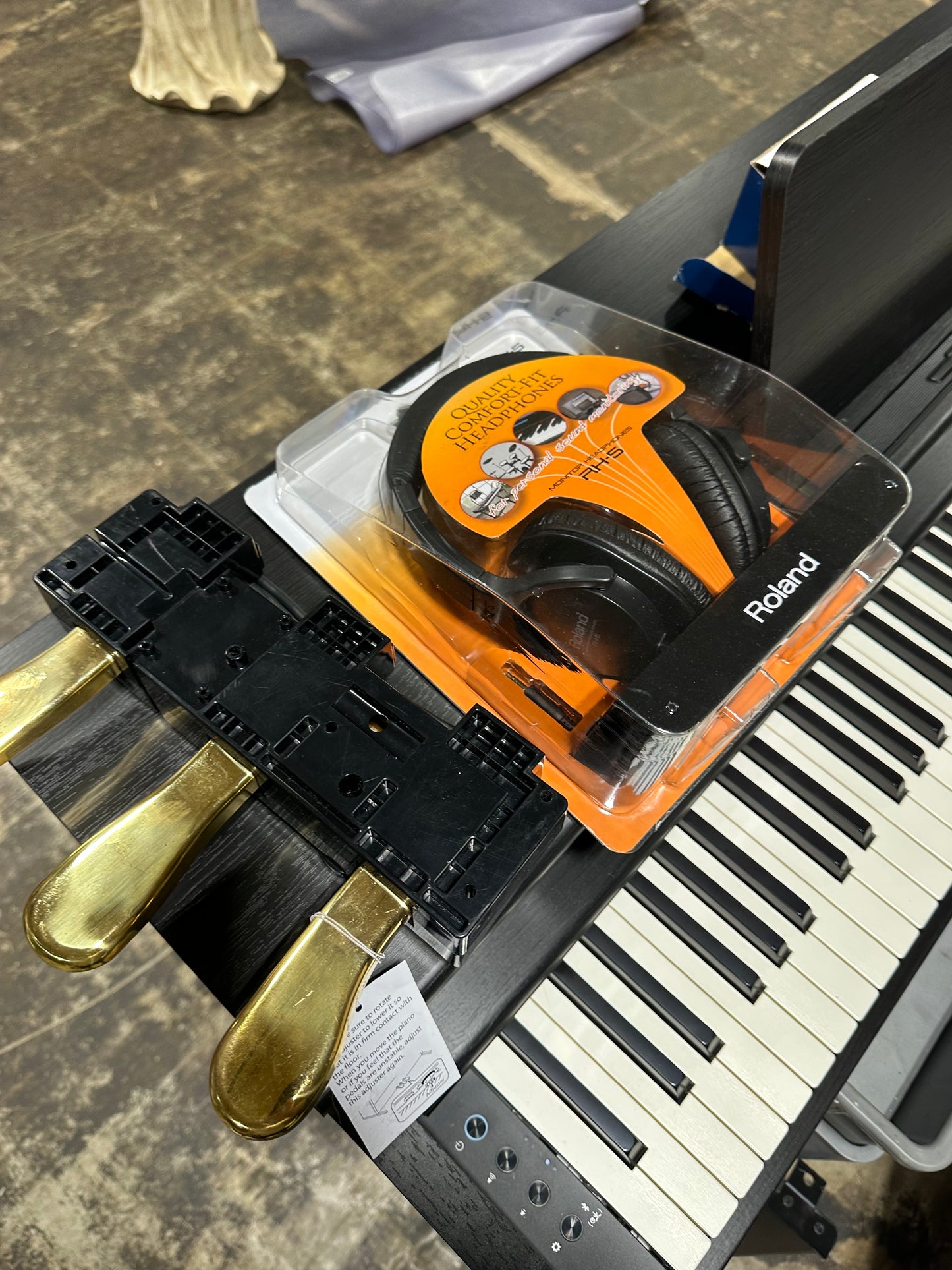 Used Roland RP750 Digital Piano Bundle