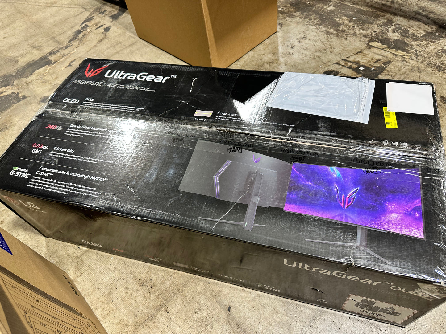 LG UltraGear 45" QHD 240Hz 0.03ms GTG Curved OLED G-Sync Gaming Monitor (45GR95QE-B) - Black