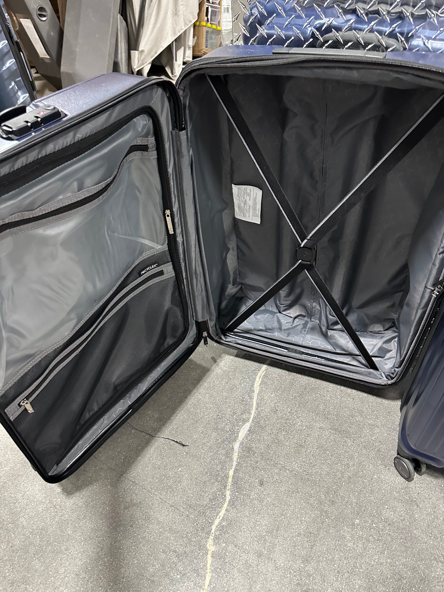 Used Samsonite Amplitude 2-piece Hardside Set