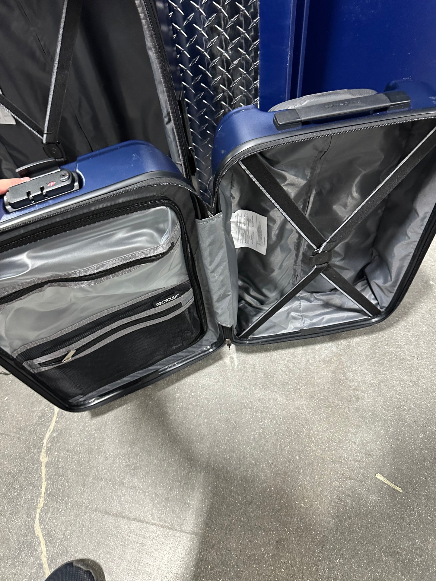 Used Samsonite Amplitude 2-piece Hardside Set