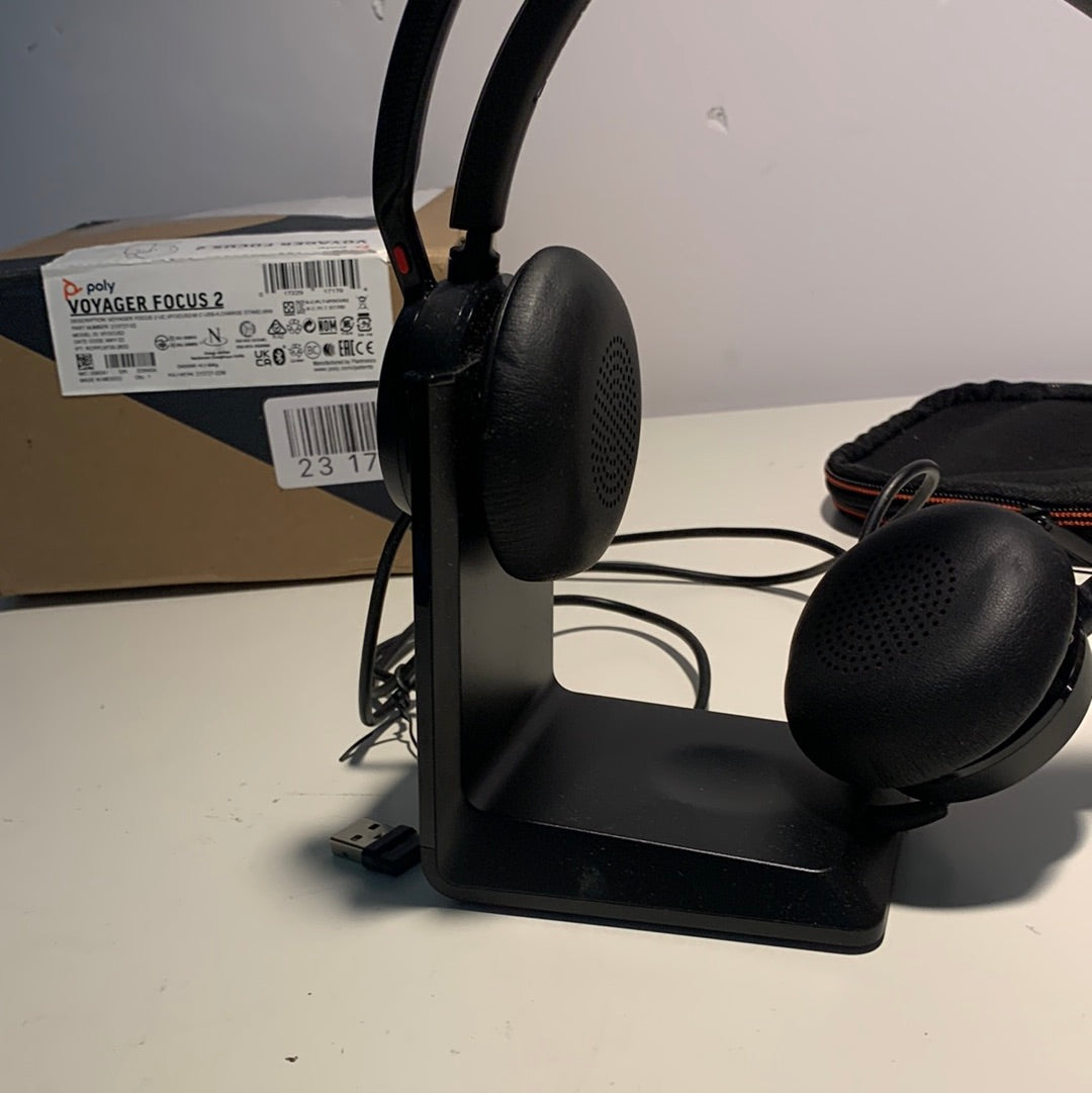 Poly - Voyager Focus 2 UC USB-A Headset with Stand (Plantronics)