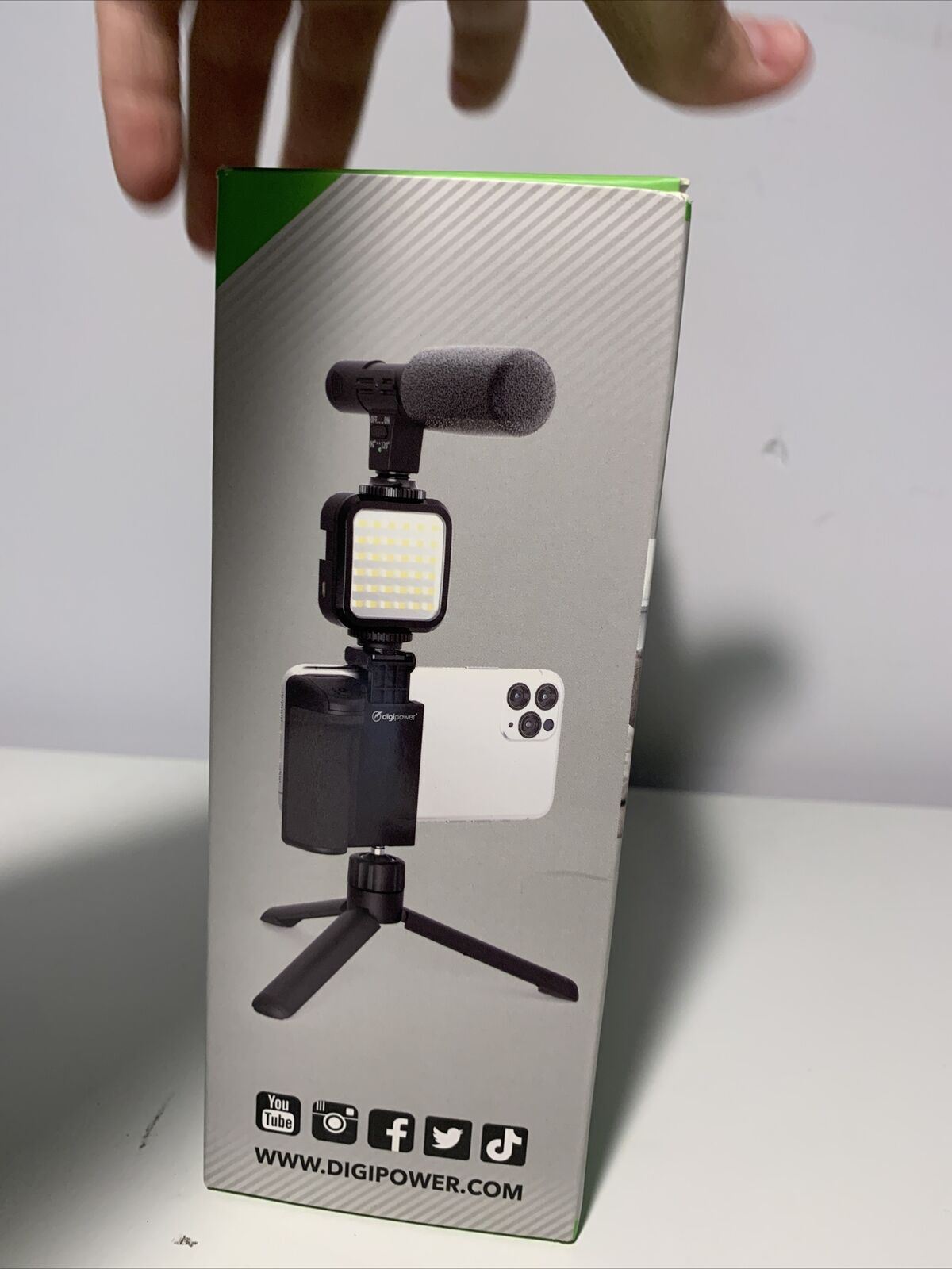 Digipower Follow ME Vlogging Kit para teléfonos y cámaras soporte de micrófono led
