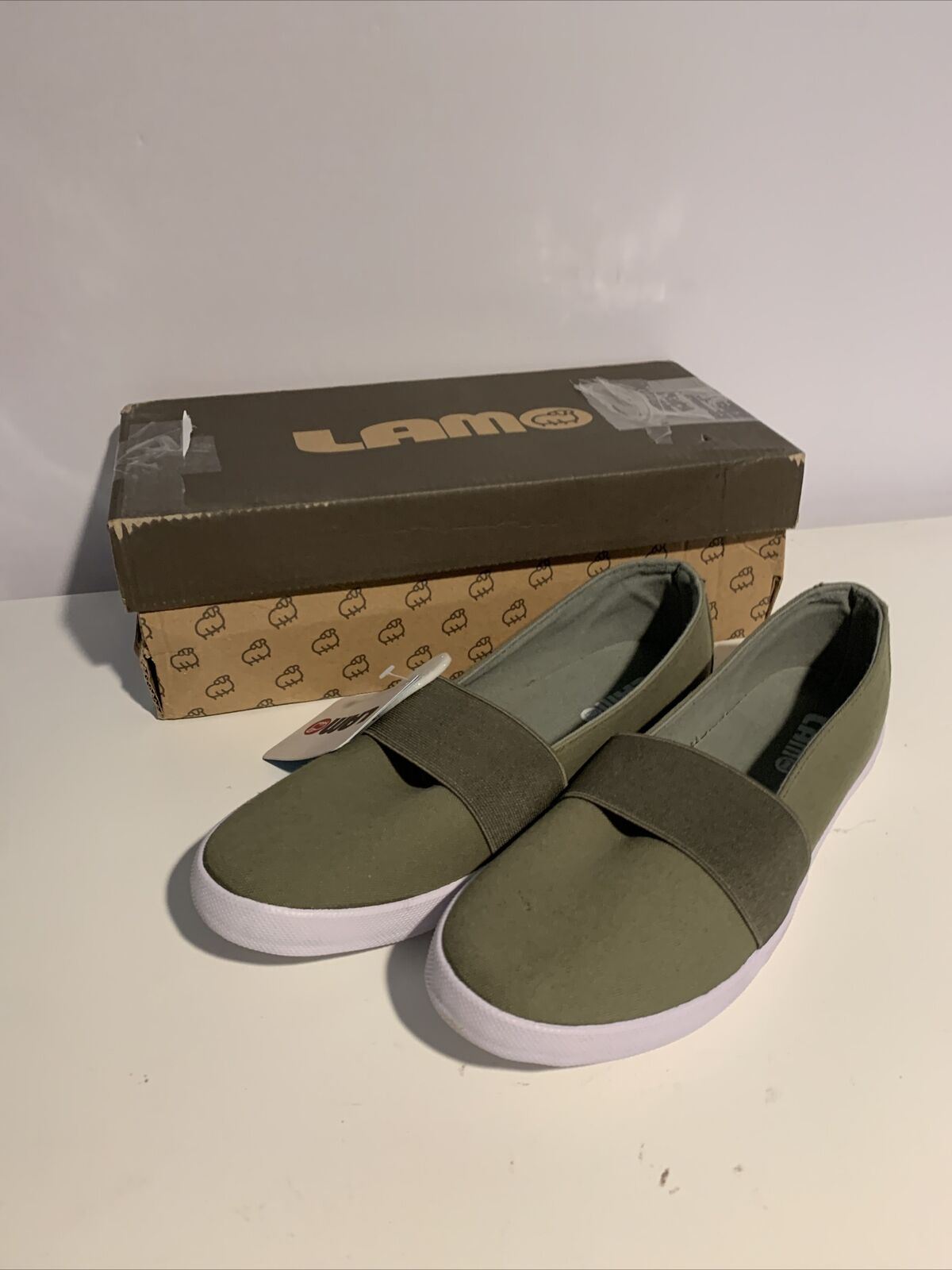 Lamo Akira Size 8.5 Women's Slip on Shoe in Olive