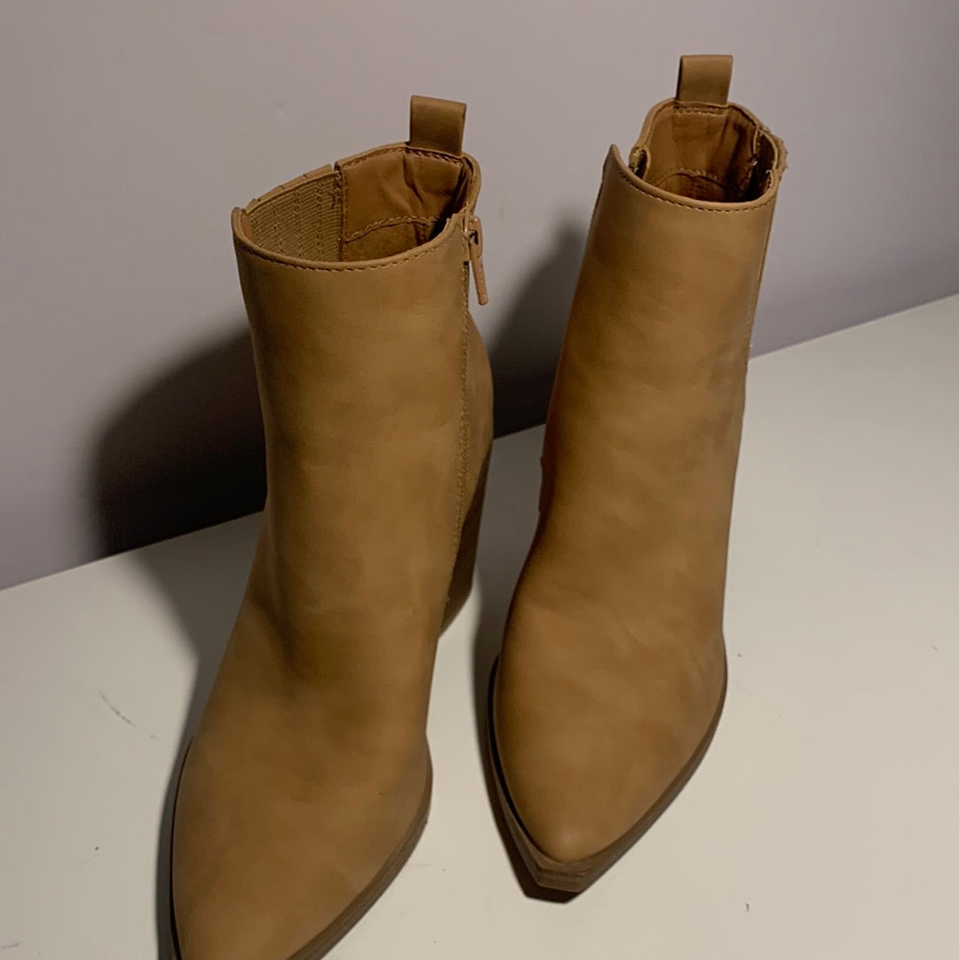 Women's Whitney Platform Boots - Universal Thread 8