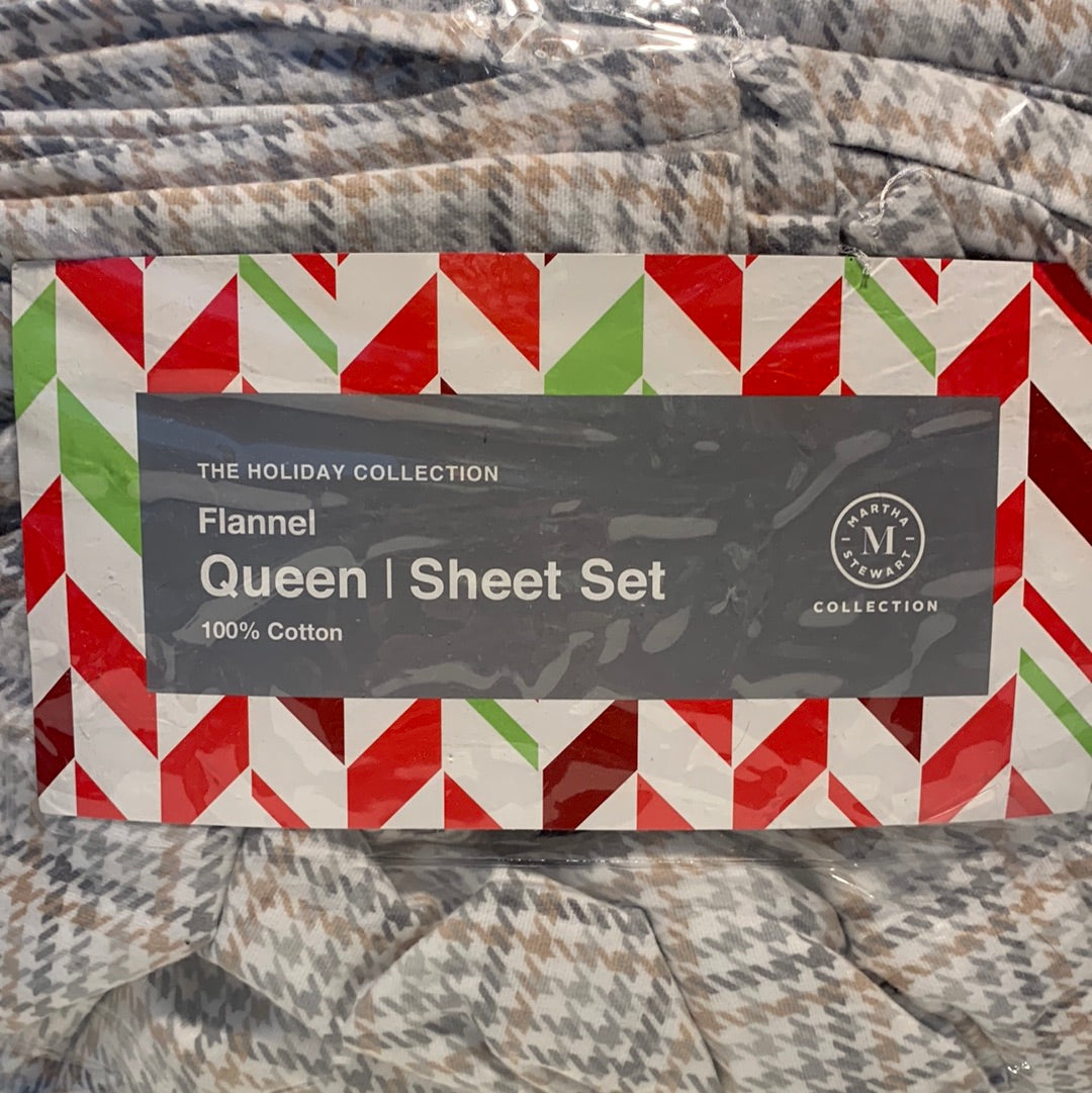 MARTHA STEWART COLLECTION Holiday Printed Cotton Flannel 4-Pc. Sheet Set, Queen Houndstooth